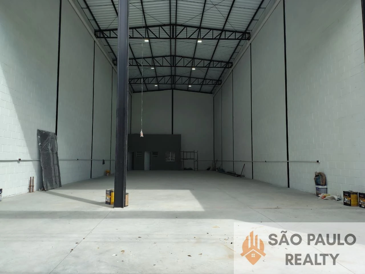 Galpão Comercial Novo para Locação na Vila Prudente - 300m² - Pé-direito 8m - Portas Automáticas - Escritório - Excelente Localização