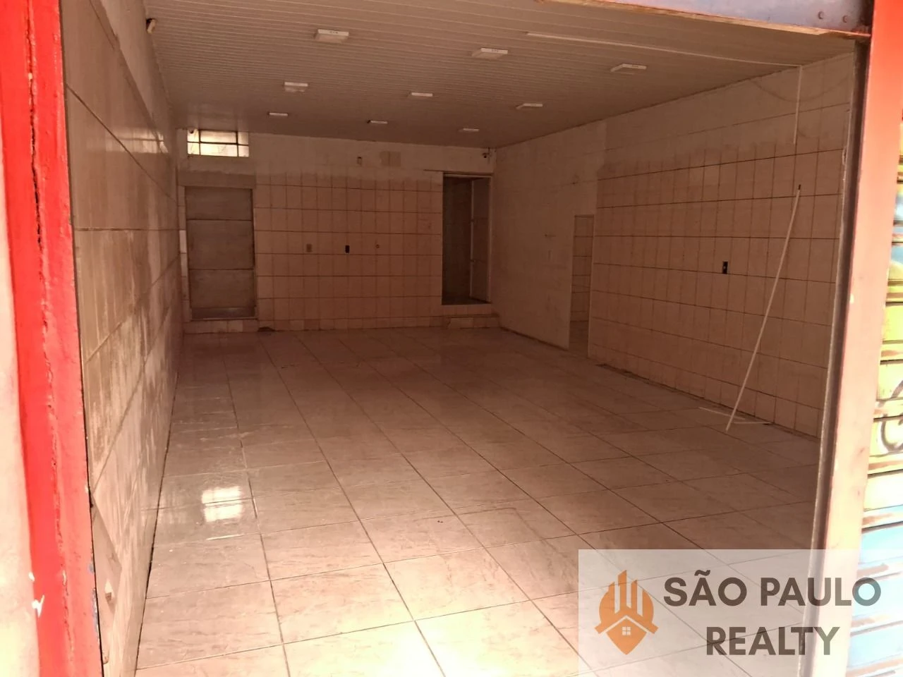 Salão comercial 125m² à venda ou locação na avenida principal do Jardim América I em Várzea Paulista