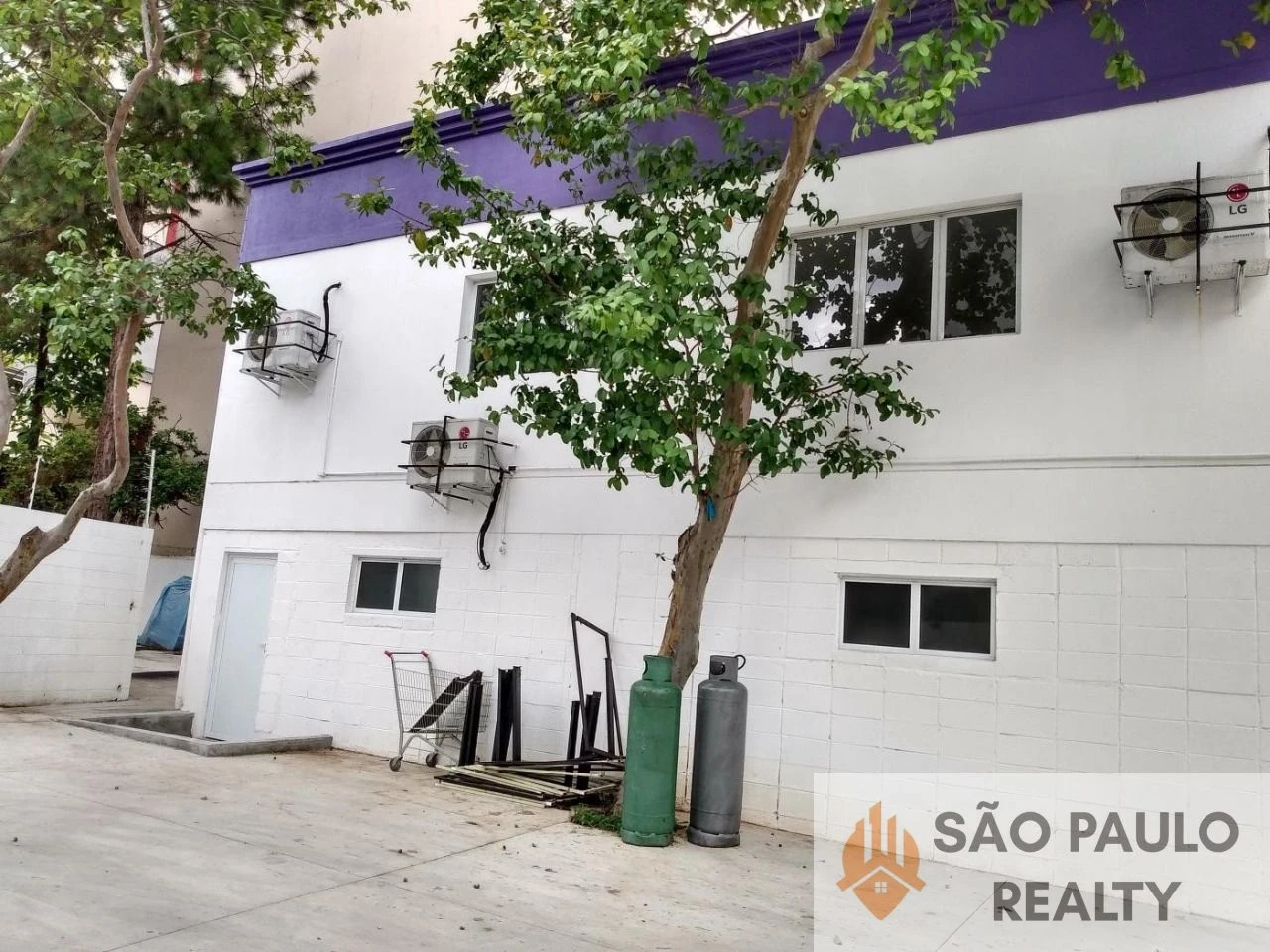 Galpão 710 m² para Locação na Aclimação - Zoneamento ZM, Pé-direito Alto e Acesso às Avenidas Ricardo Jafet e Lins de Vasconcelos