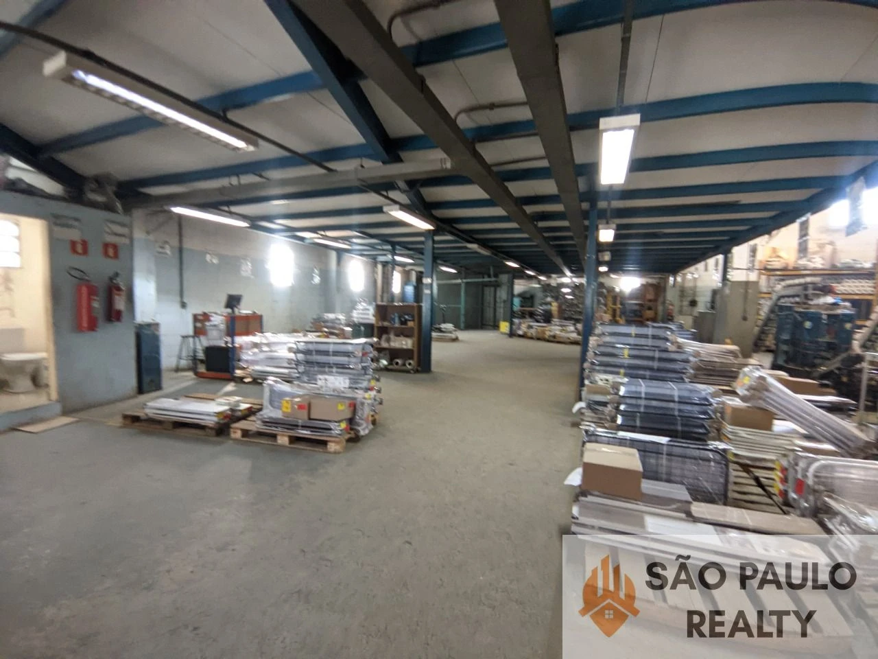 Galpão Comercial de 3.000m² na Saúde, São Paulo-SP: Venda ou Locação! Investimento estratégico em uma região valorizada.
