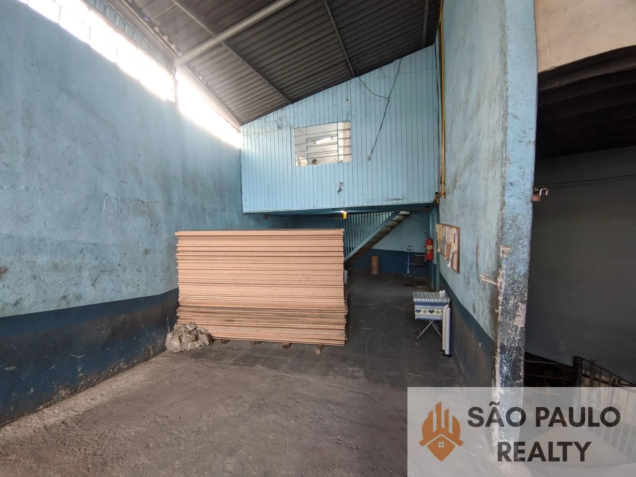 Galpão Comercial de 3.000m² na Saúde, São Paulo-SP: Venda ou Locação! Investimento estratégico em uma região valorizada.
