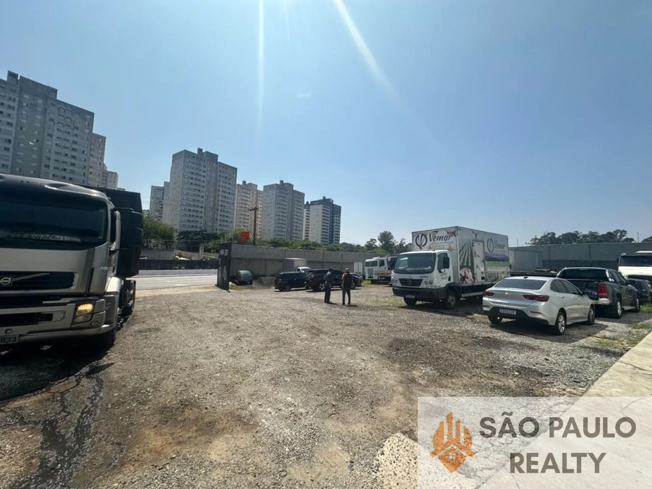 Galpão Comercial de 2.317m² - Próximo ao Shopping Central Plaza - Agende já sua visita!