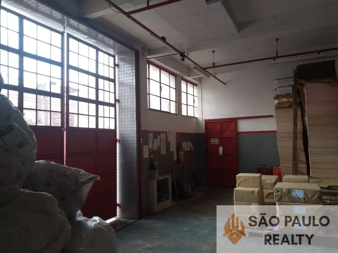 Prédio Comercial à Venda na Mooca - 2 Salas, 5 Banheiros, 7 Vagas de Garagem, 480m² - Oportunidade Única de Investimento!