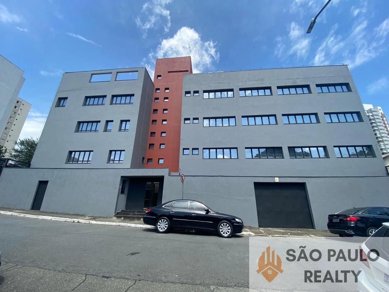 Prédio Comercial à Venda e/ou Locação - Bosque da Saúde - 1.000 m², 16 Banheiros, 11 Vagas de Garagem - Agende sua visita hoje!