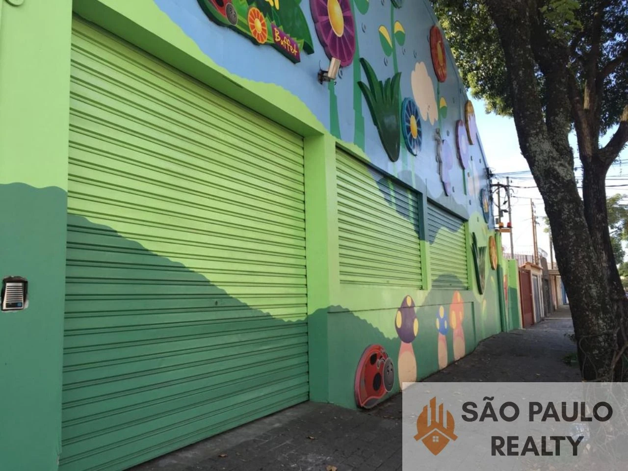 Galpão à Venda e/ou Locação - Área Total: 750m² | Área construída: 680m² | 4 Salas, 6 Banheiros, 12 Vagas de Garagem - Zoneamento ZC- Saúde