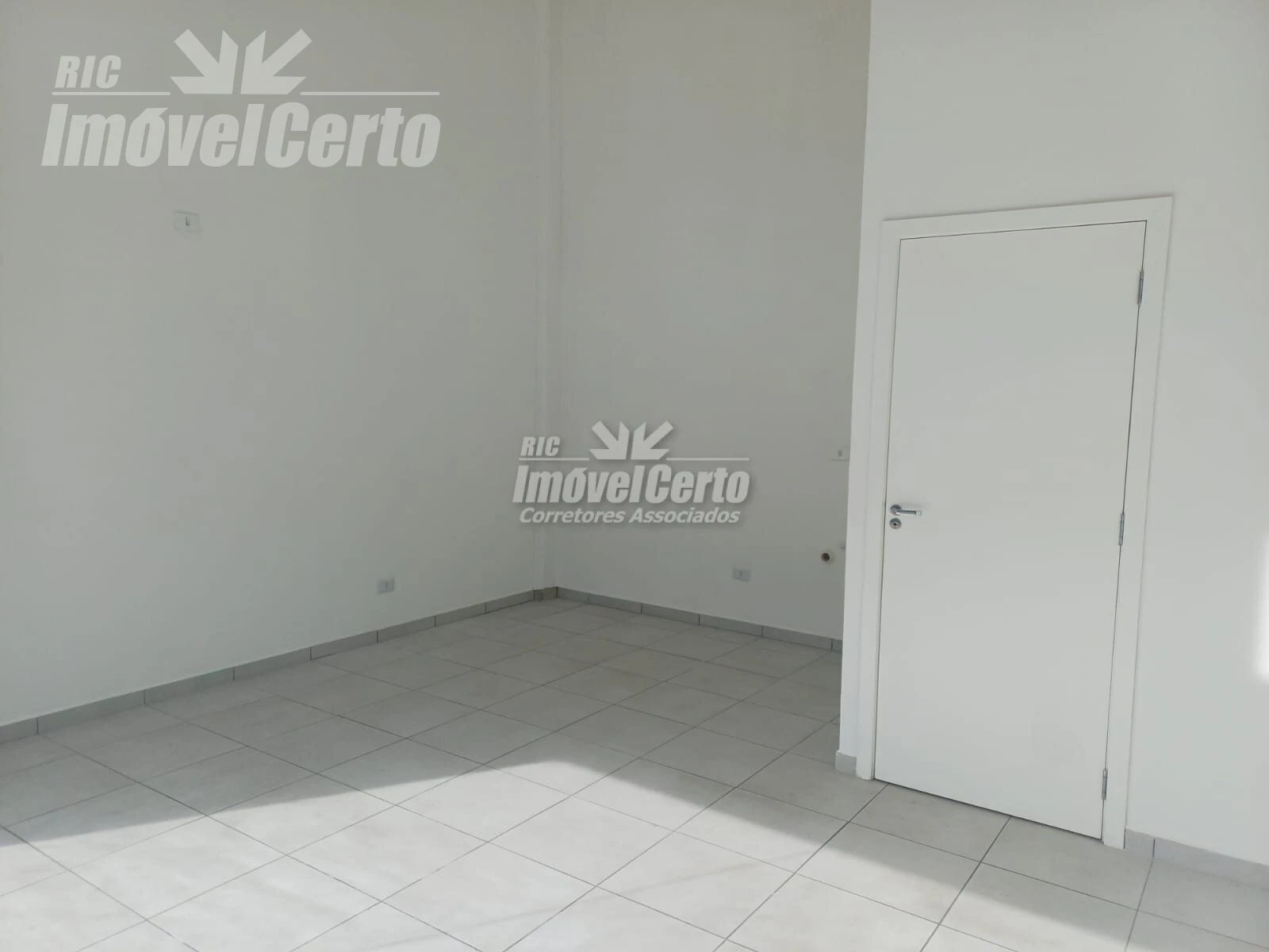 Loja térrea de 27m² para alugar em Pin