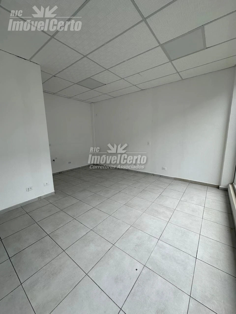 Loja 54 m2 proximo ao Itaú