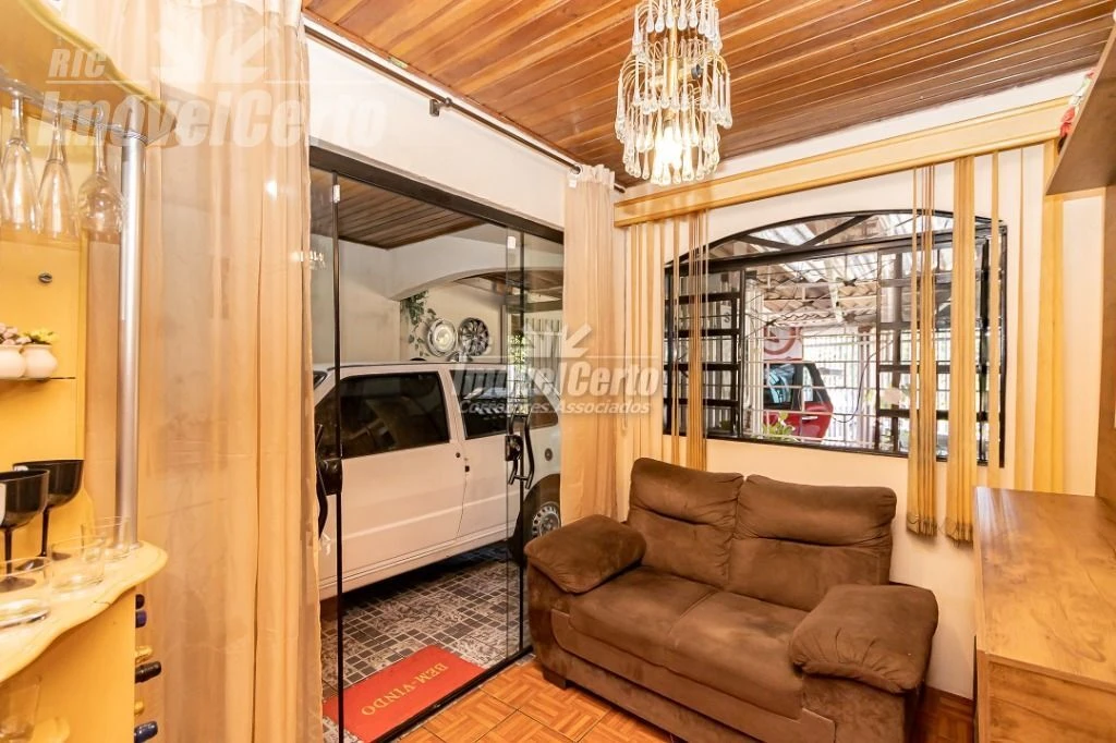 Casa térrea com 156,68m² Útil, de frente para rua,