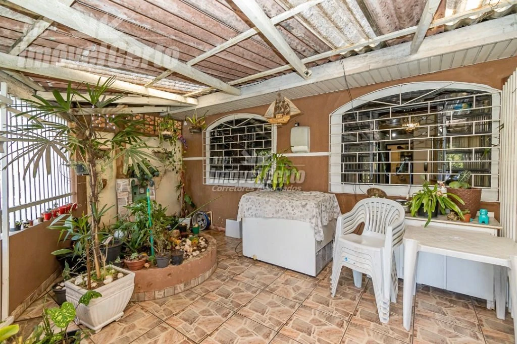 Casa térrea com 156,68m² Útil, de frente para rua,
