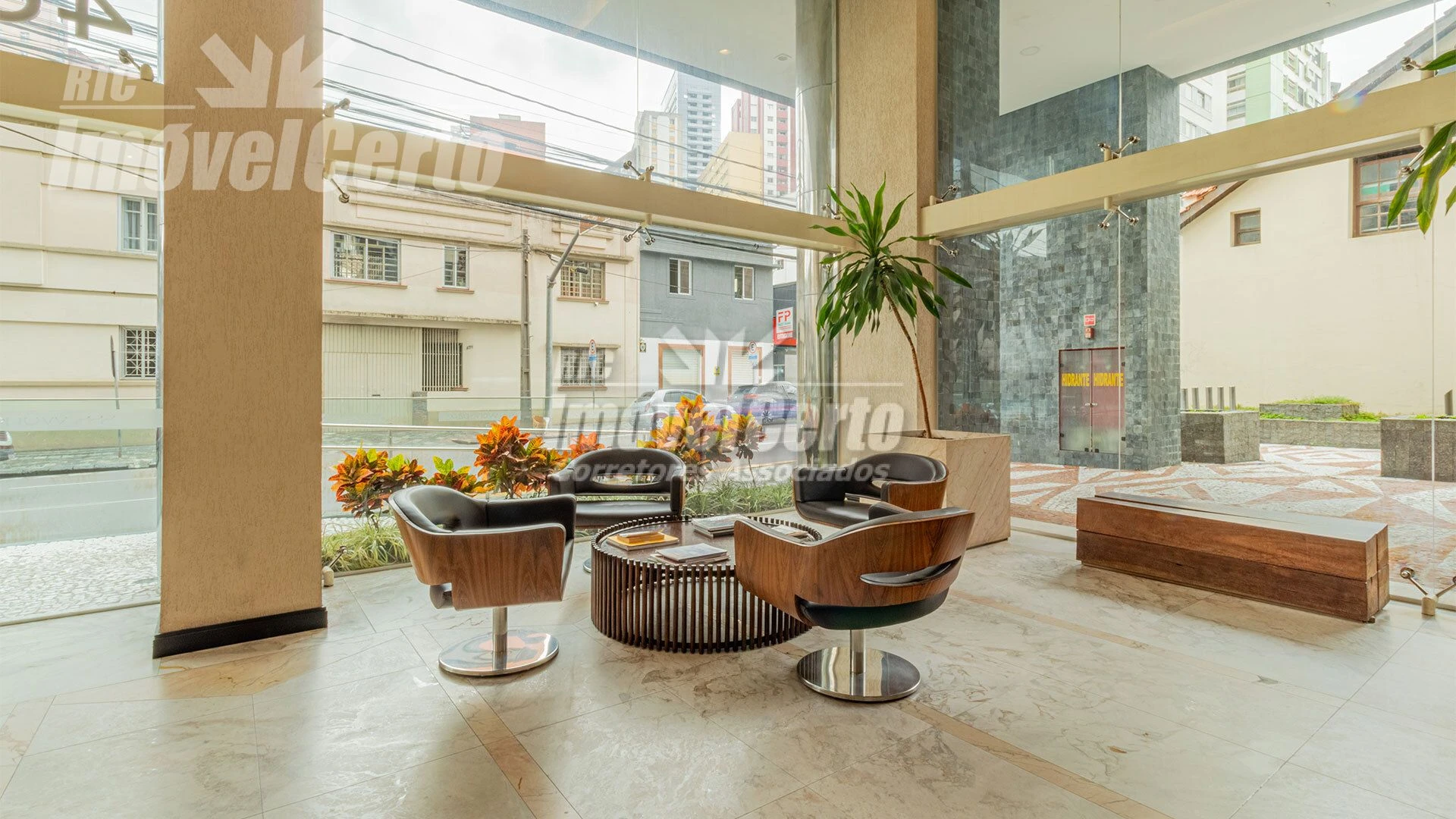 Sala comercial com terraço descoberto 63 m² por R$
