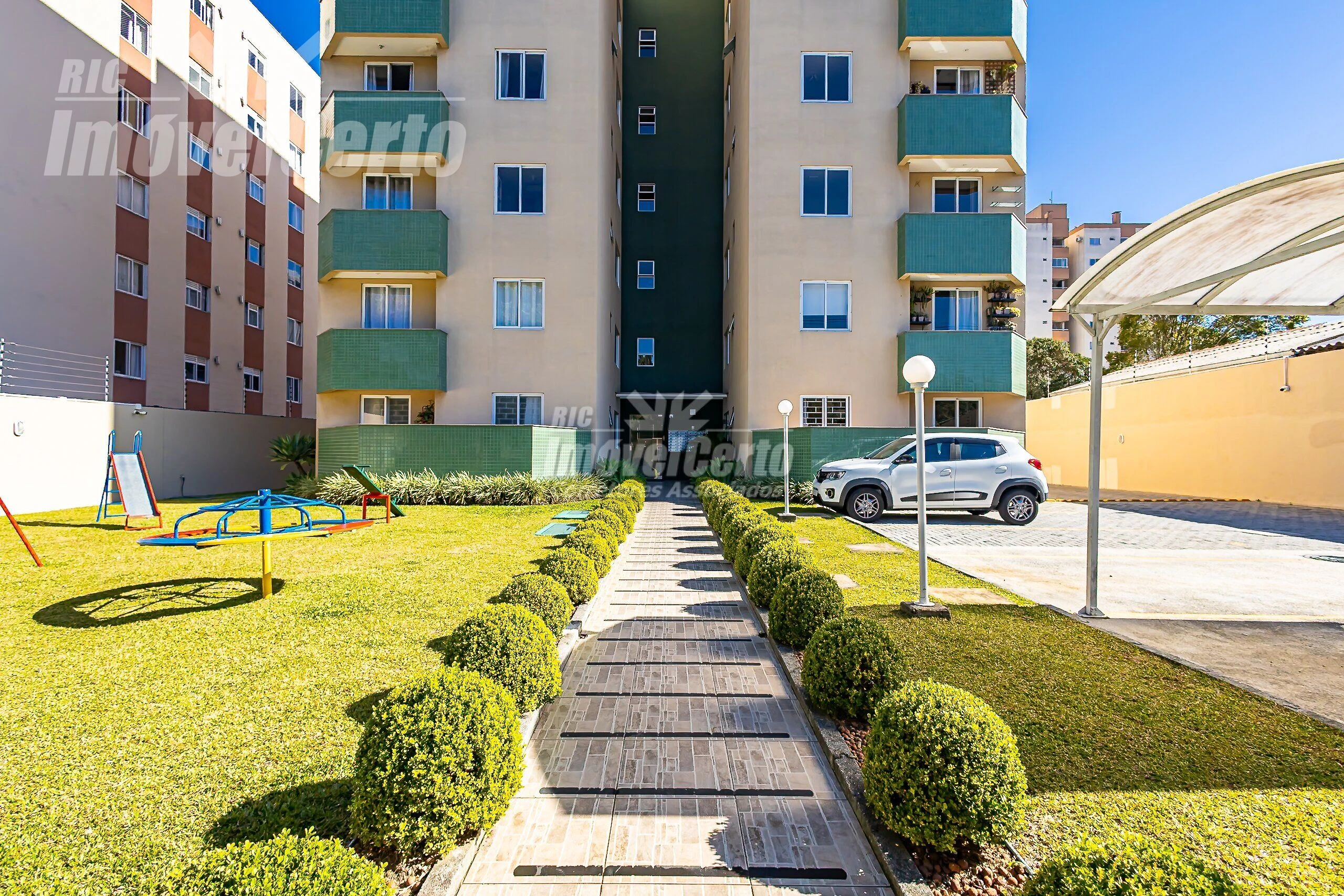 <br> APARTAMENTO À VENDA DESOCUPADO E REFORMADO S