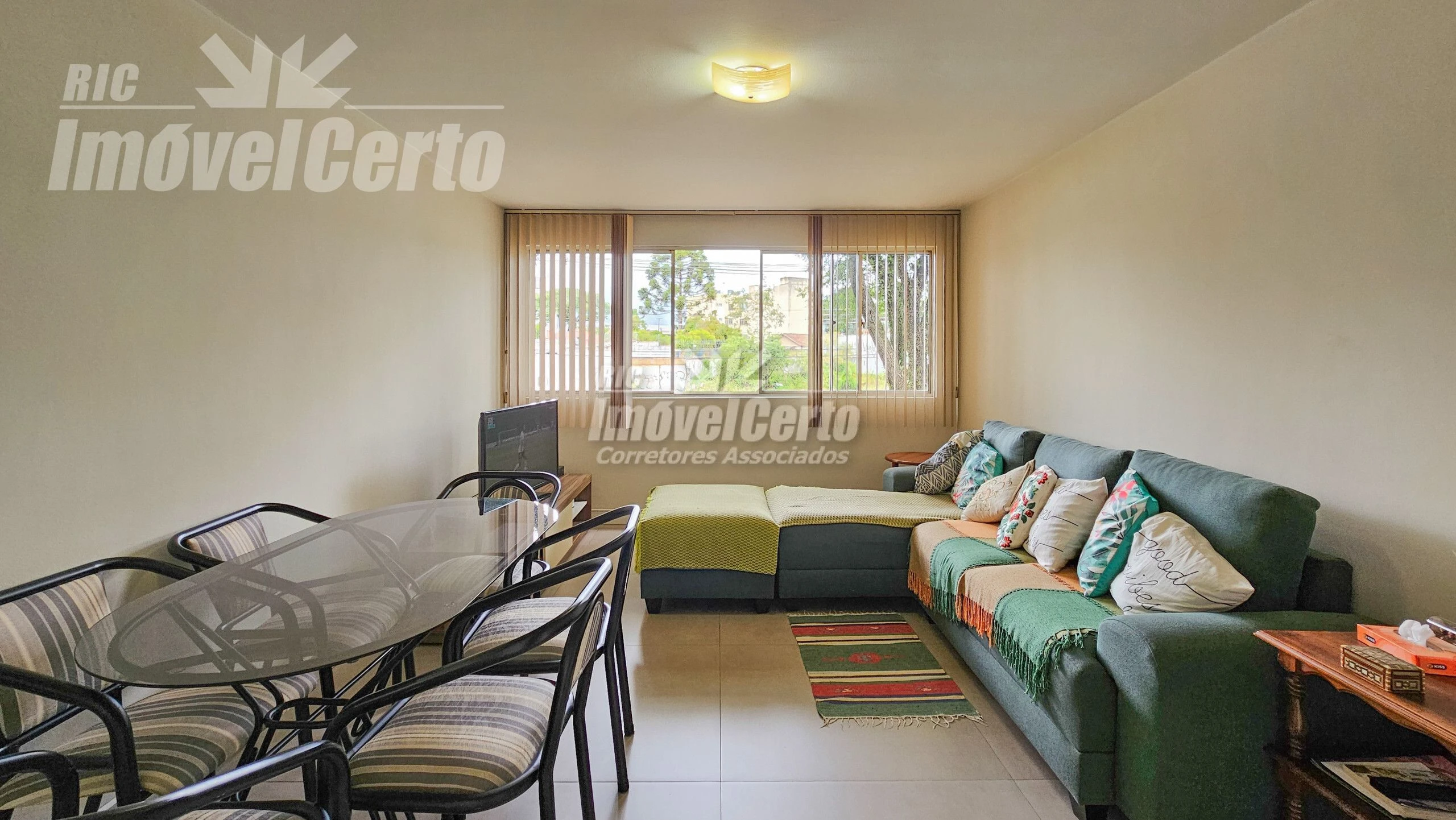 Apartamento semi-mobiliado 3 dormitórios sendo 1 s