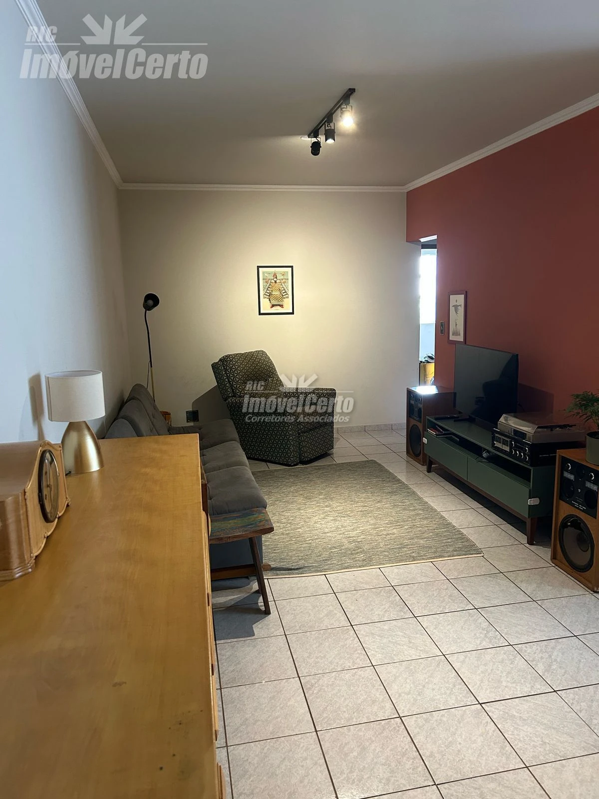 Apartamento de 102 m² com 3 dormitórios sendo 1 su