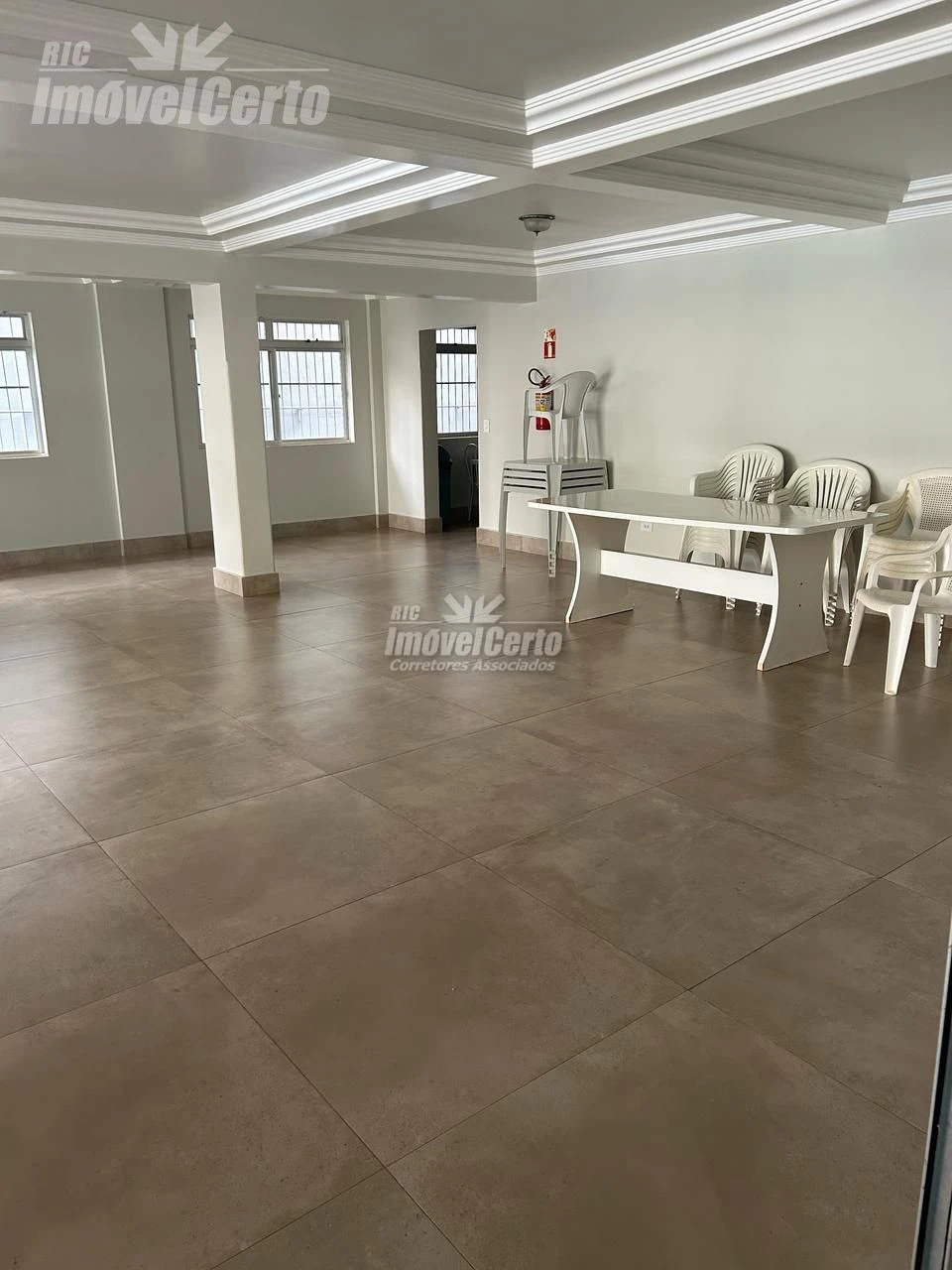 Apartamento de 102 m² com 3 dormitórios sendo 1 su