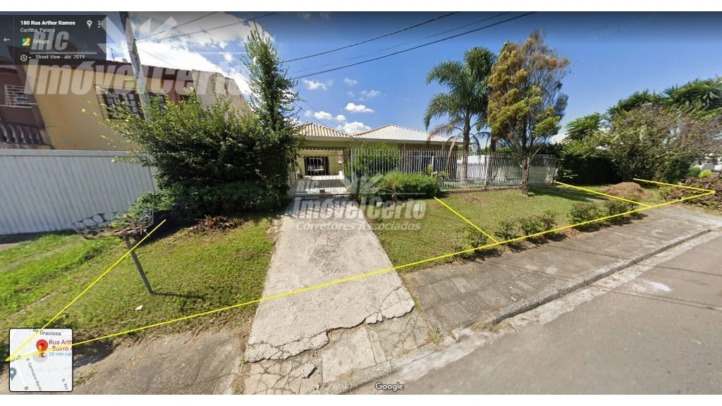Três terrenos disponíveis para venda na Rua Arthur