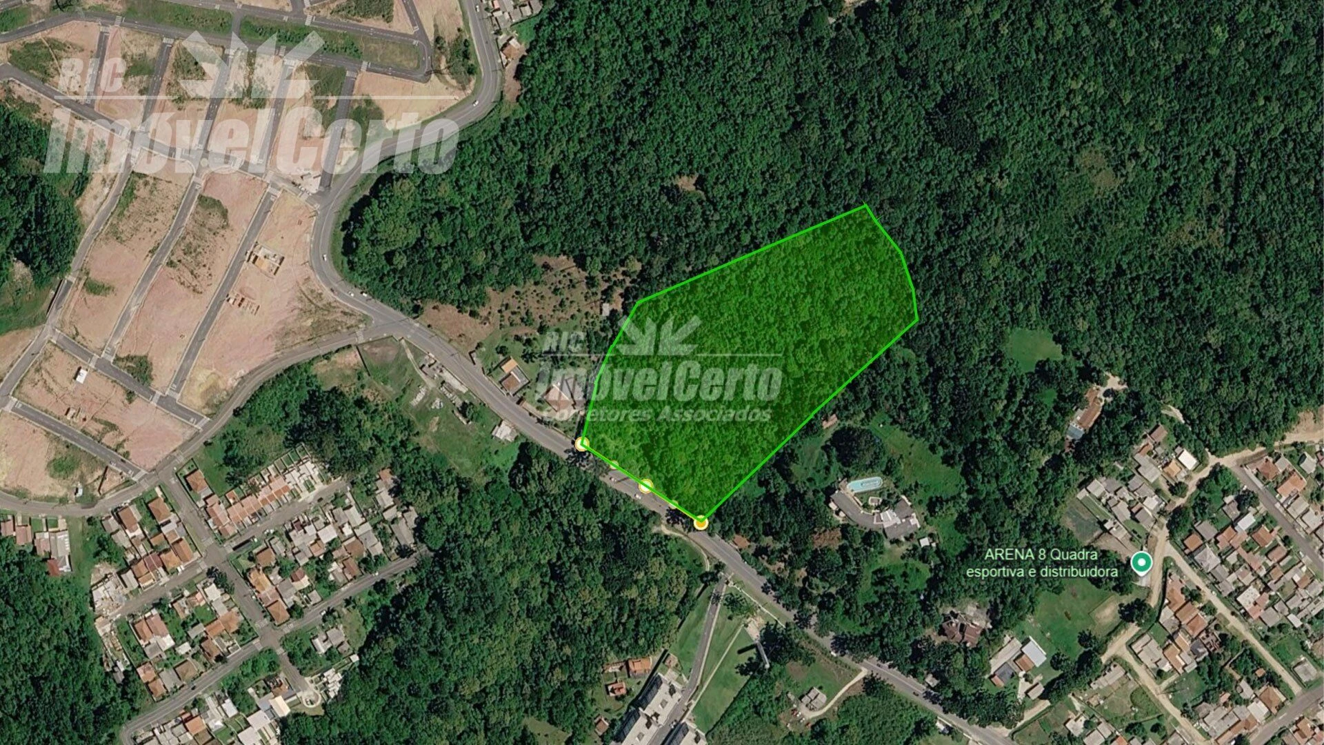Terreno de 29.300 m² em região urbana de Almirante