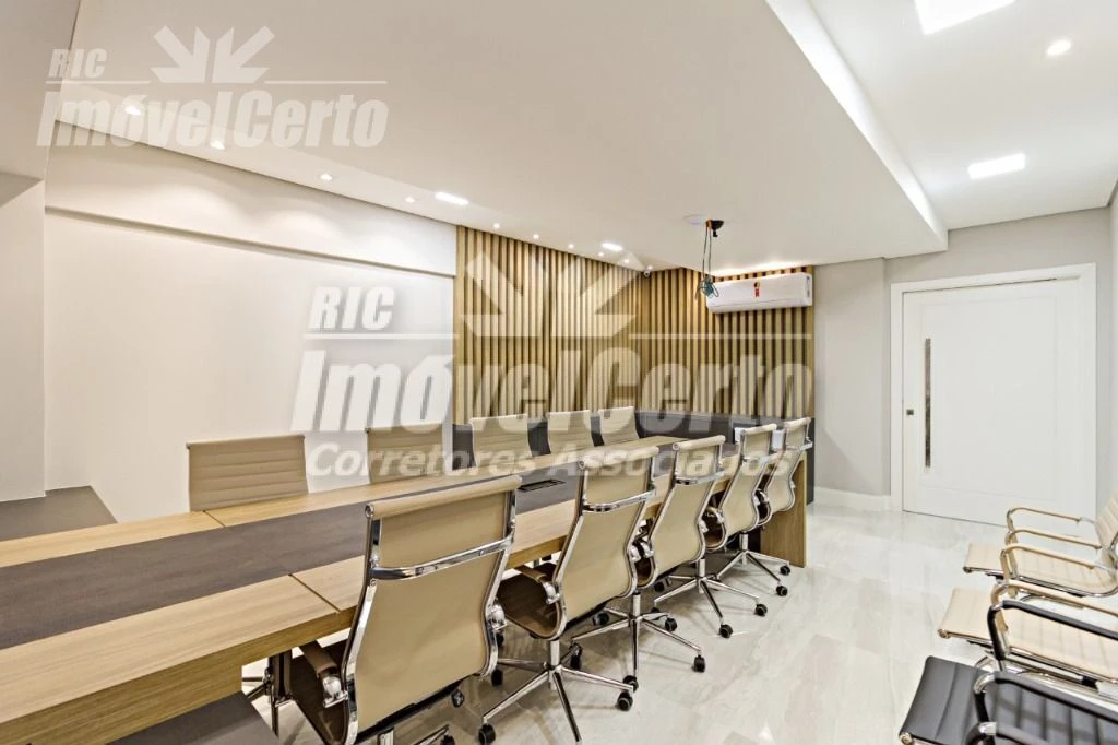 Edifício com 6 Pavimentos (subsolo+05 andares) Áre