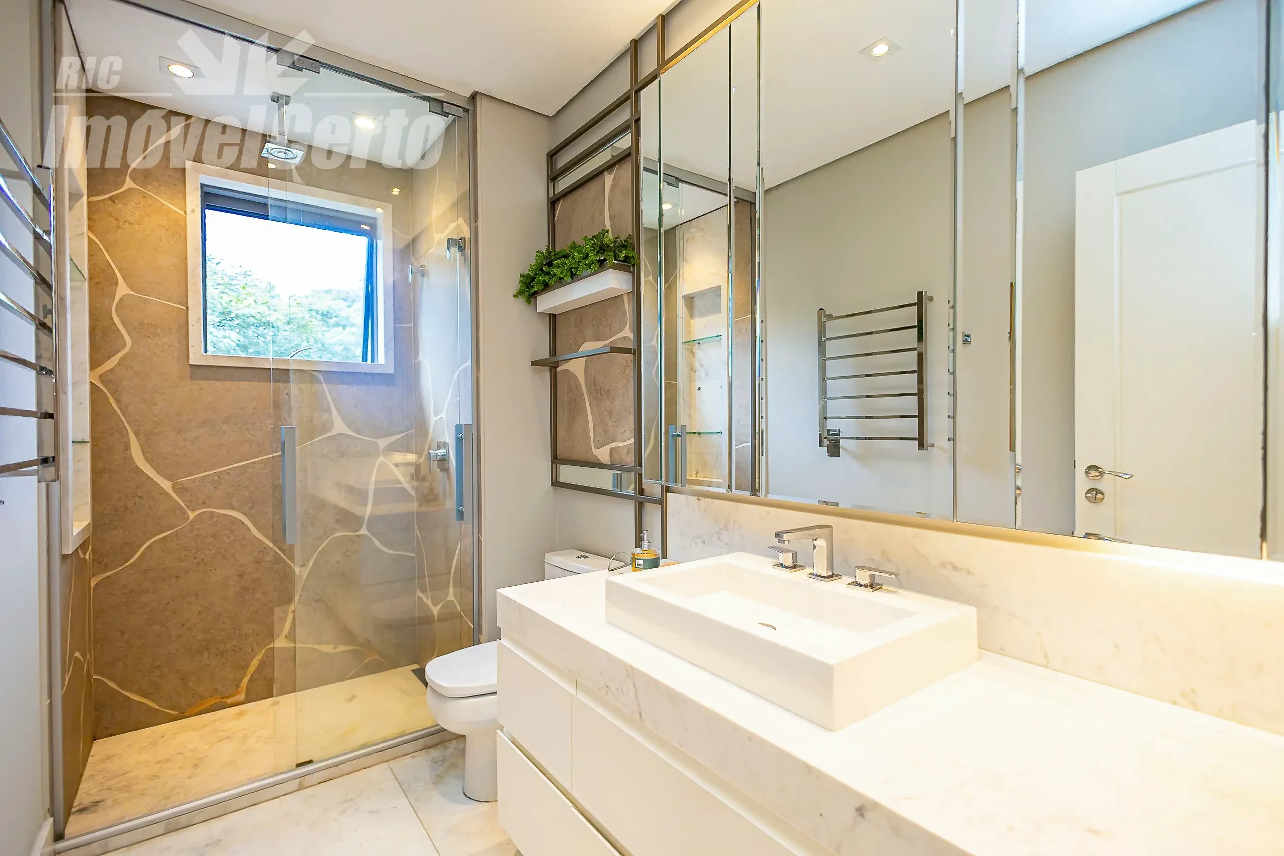 Apartamento em Curitiba - PR, no bairro Seminário - Ref: AP1869-CTI