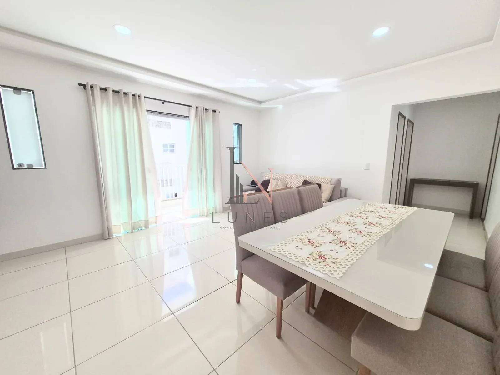Apartamento na Avenida Praiana