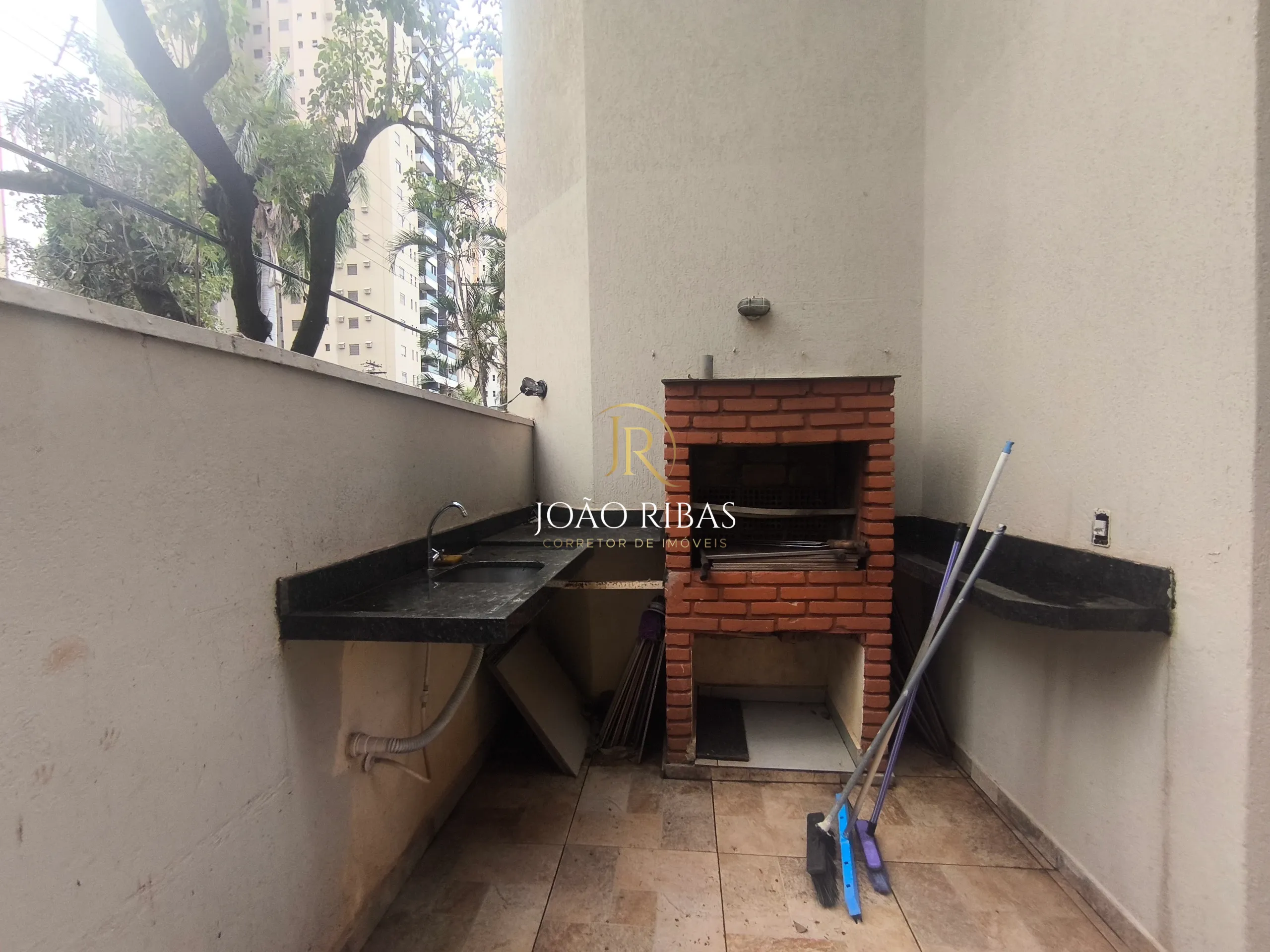 Apartamento Térreo Reformado à Venda | 3 Quartos, Sendo 1 Suíte | Rua do Professor