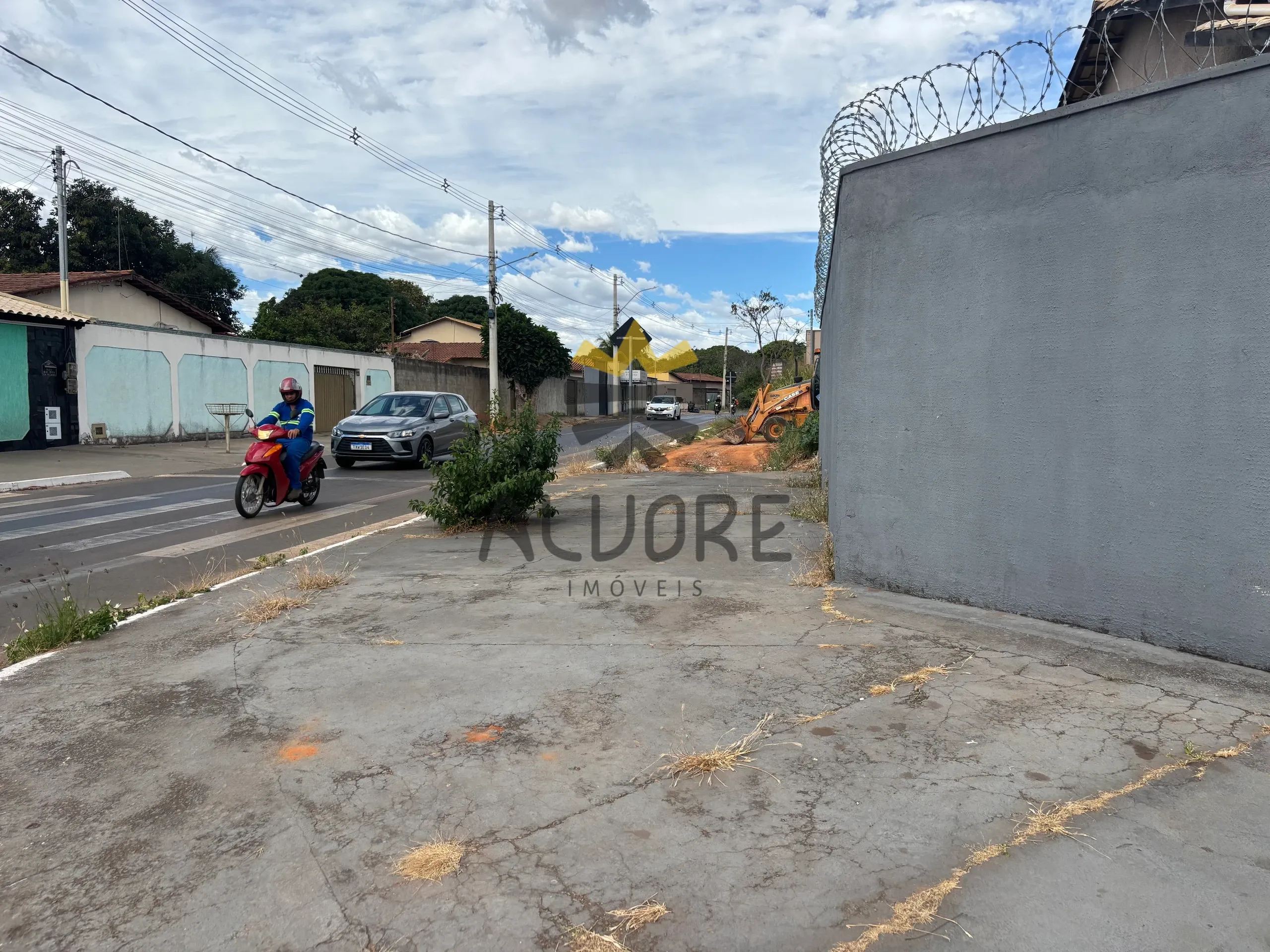 Casa de Esquina para Alugar – Vila Bom Sucesso 