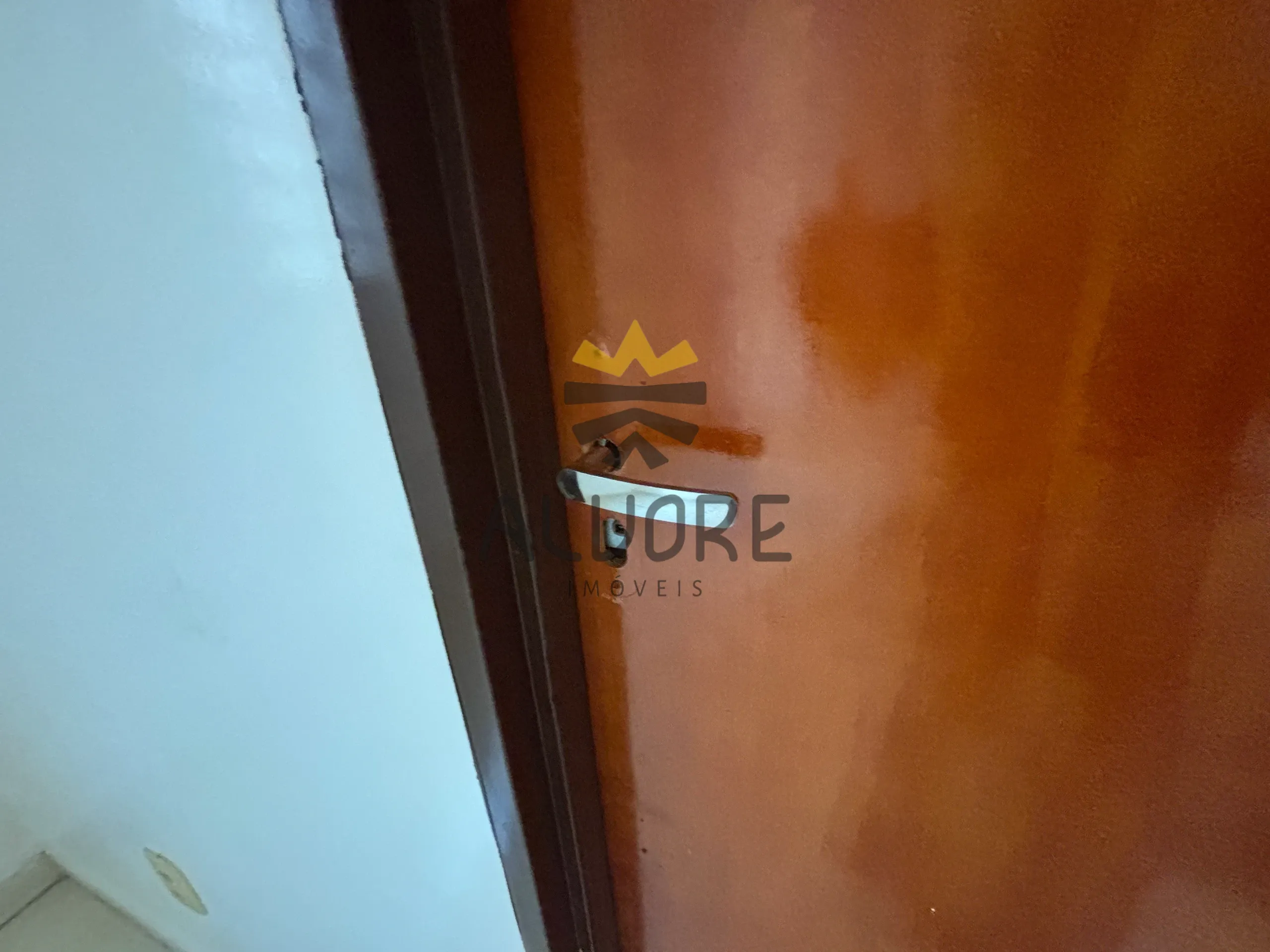 Casa de Esquina para Alugar – Vila Bom Sucesso 