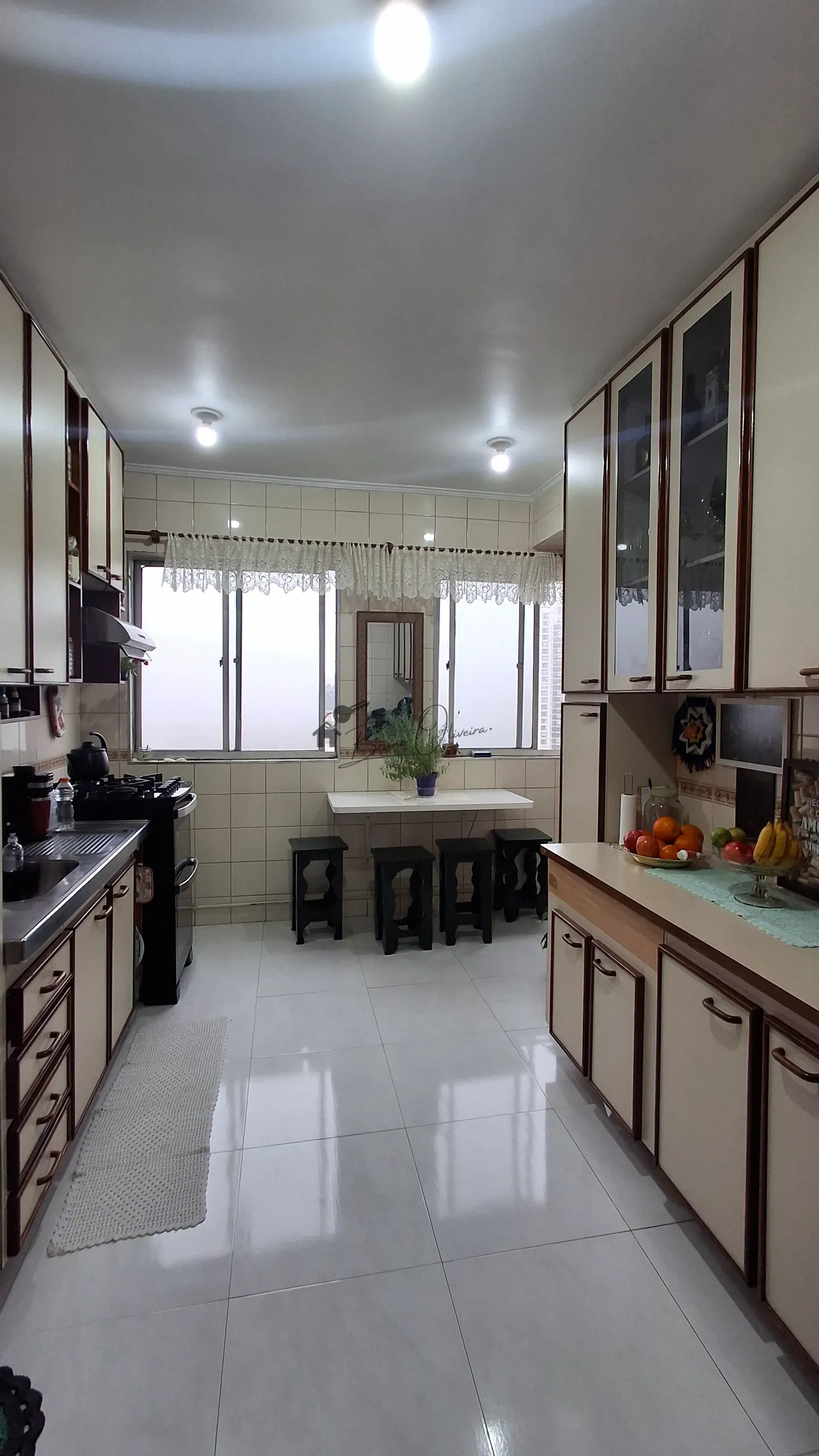 APARTAMENTO 2 DORMITORIOS PORTEIRA FECHADA NO BAETA NEVES 