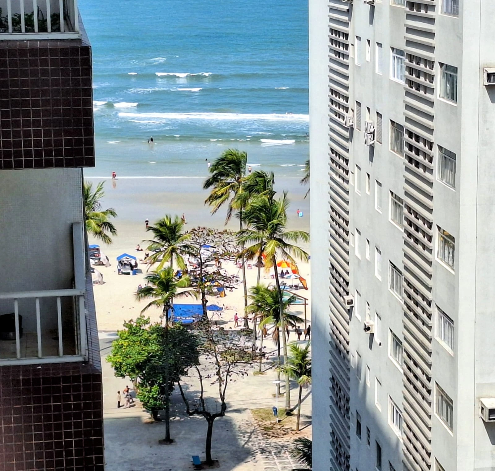 Apartamento Reformado à Venda em Pitangueiras Guarujá | Vista Mar e 50m da Praia