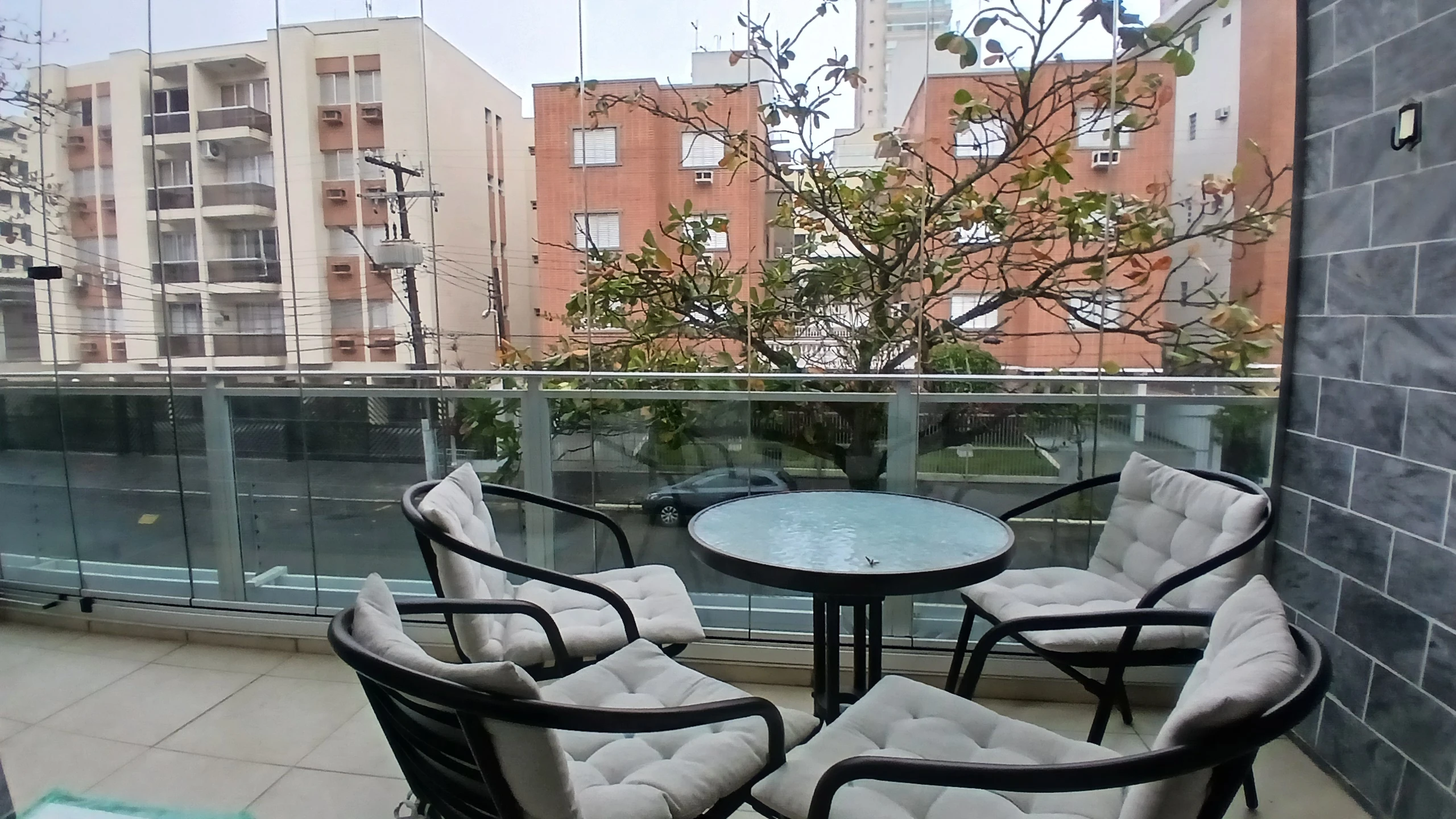 Apartamento à Venda na Região da Brunella | 3 Suítes | Mobiliado | Praia da Enseada | Guarujá