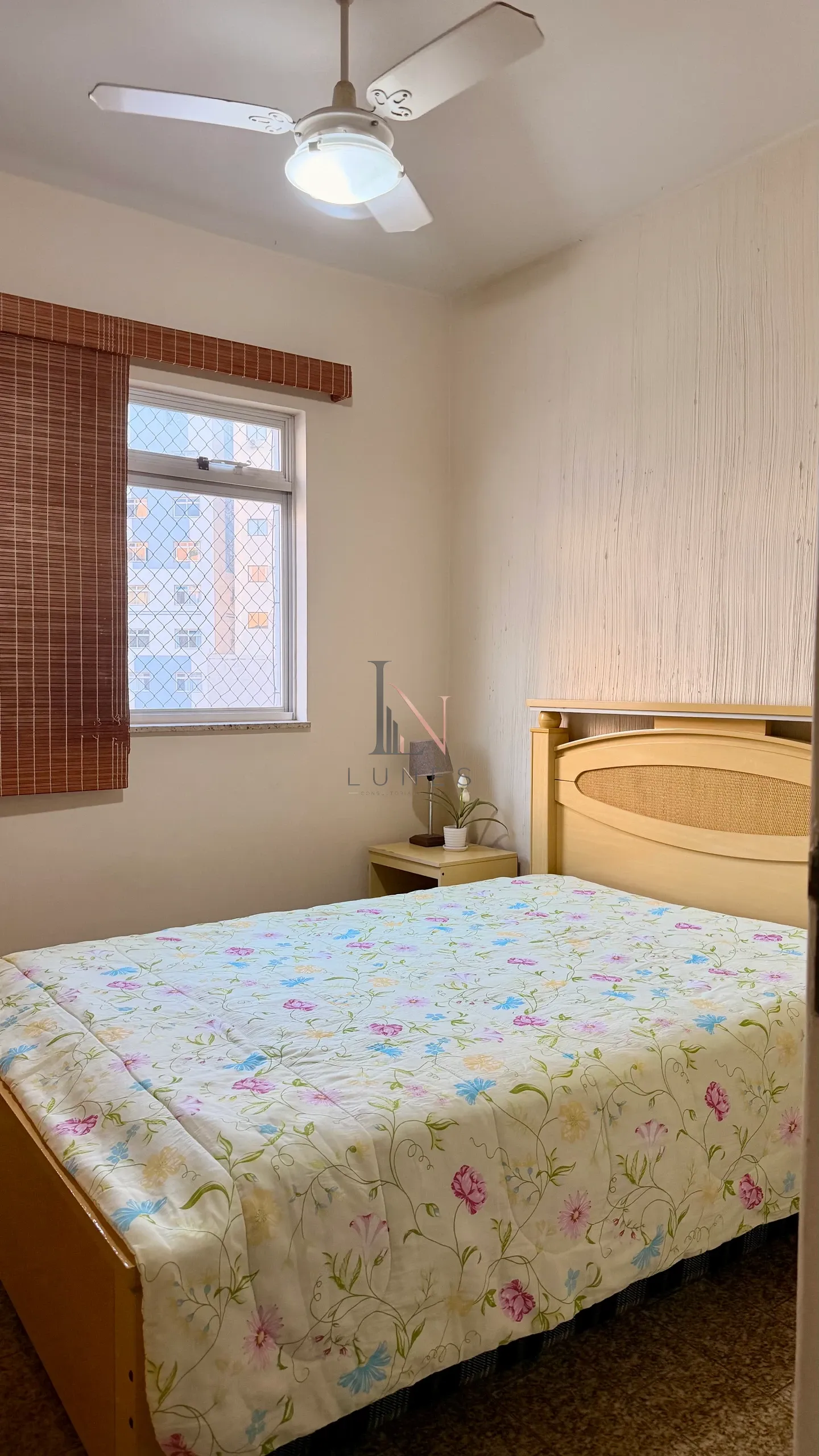 Apartamento de 2 Quartos e 1 Dependência na Praia do Morro