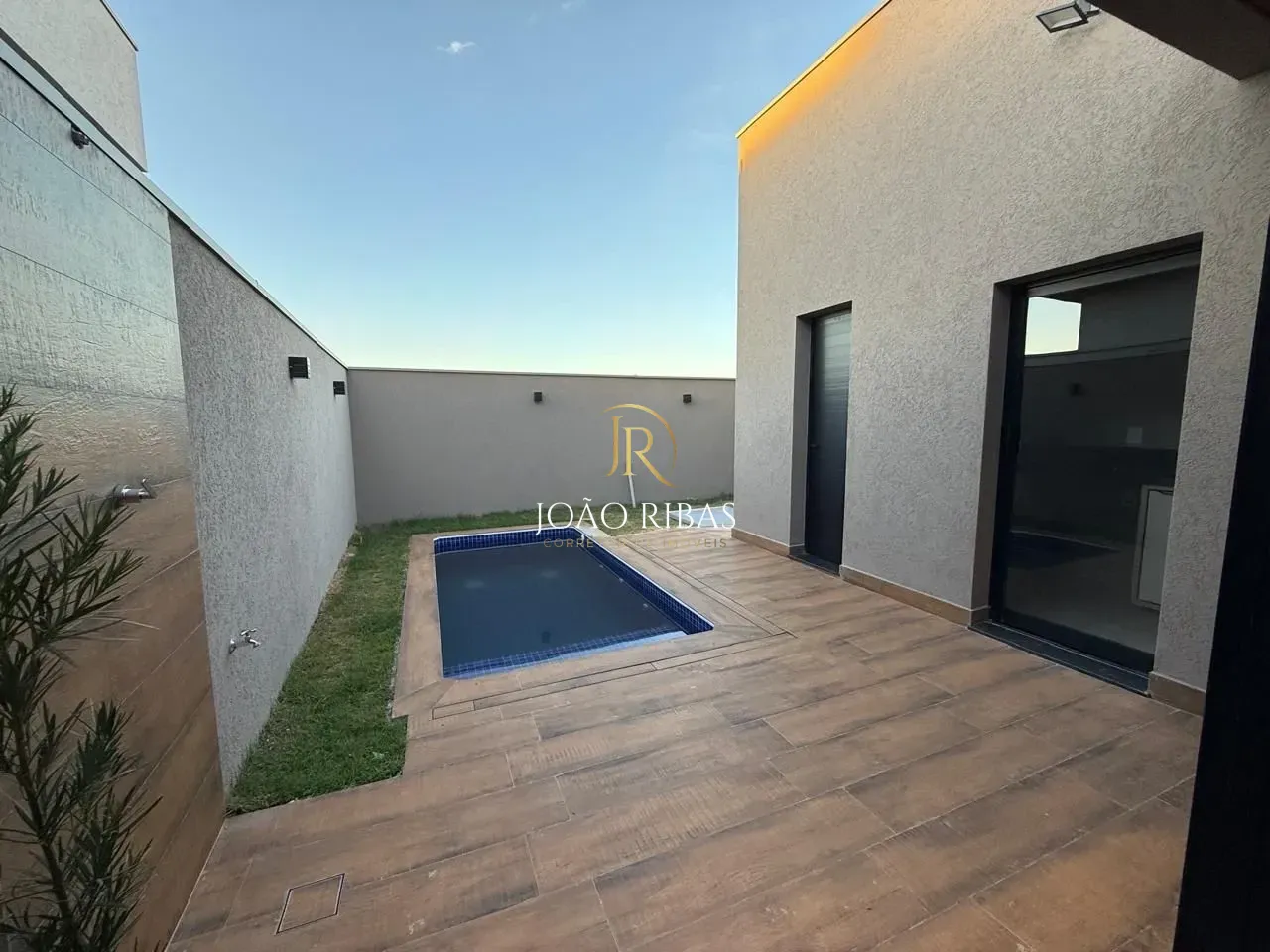 Casa Térrea à Venda | Condomínio Quinta dos Ventos | 4 Quartos e 2 Suítes