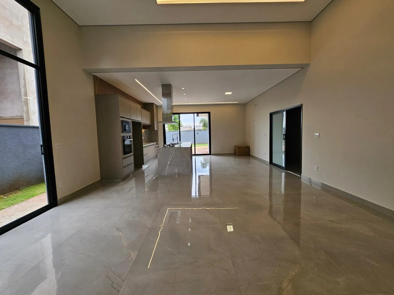 Casa Térrea à Venda | 4 Suítes | Alphaville