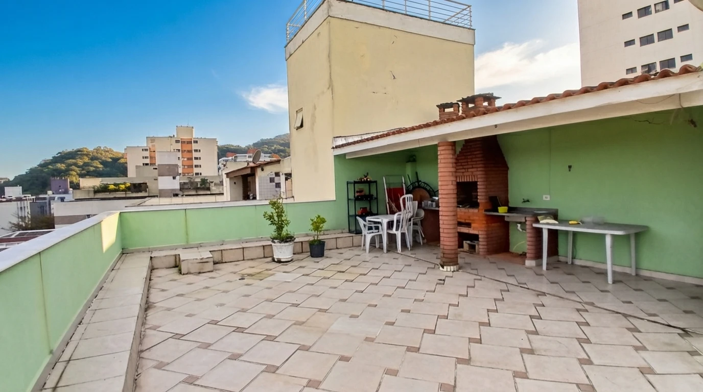 Cobertura Duplex à Venda na Praia da Enseada | 120m² | Área Gourmet Privativa | R$ 395 Mil