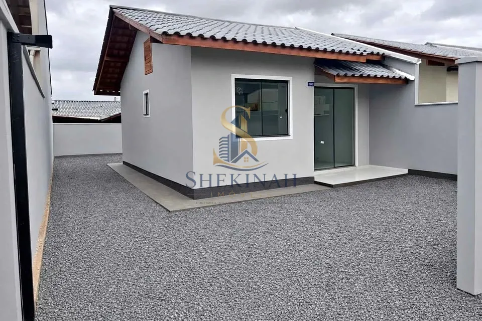 CASA COM AMPLO QUINTAL EXCLUSIVO