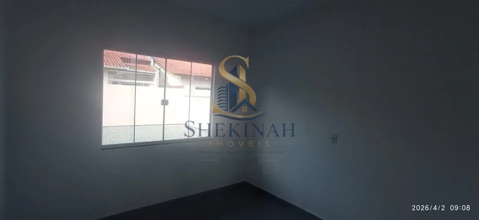 CASA COM QUINTAL EXCLUSIVO