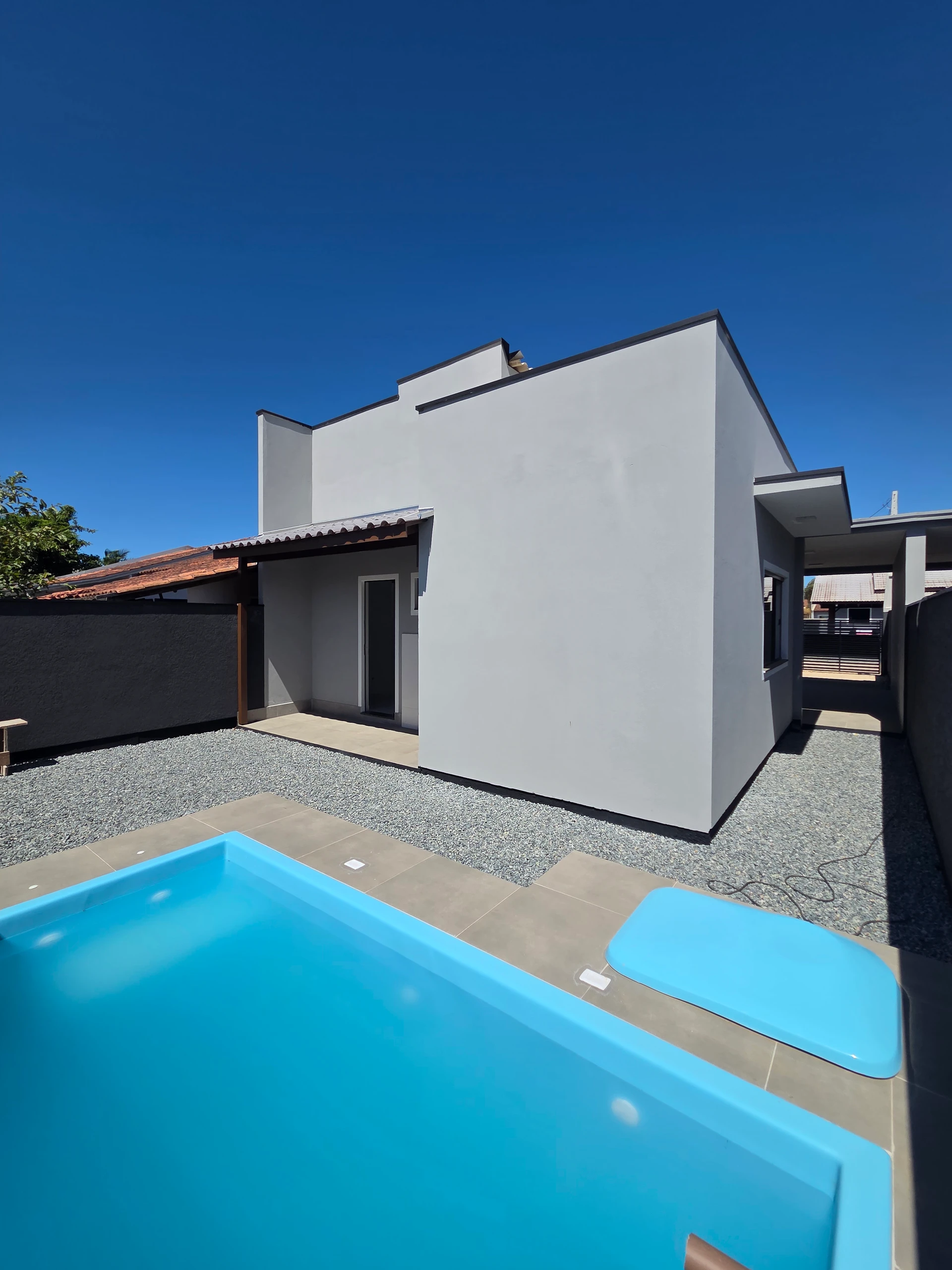 Casa Nova com Piscina à Venda na Quinta dos Açorianos em Barra Velha SC R$ 460.000