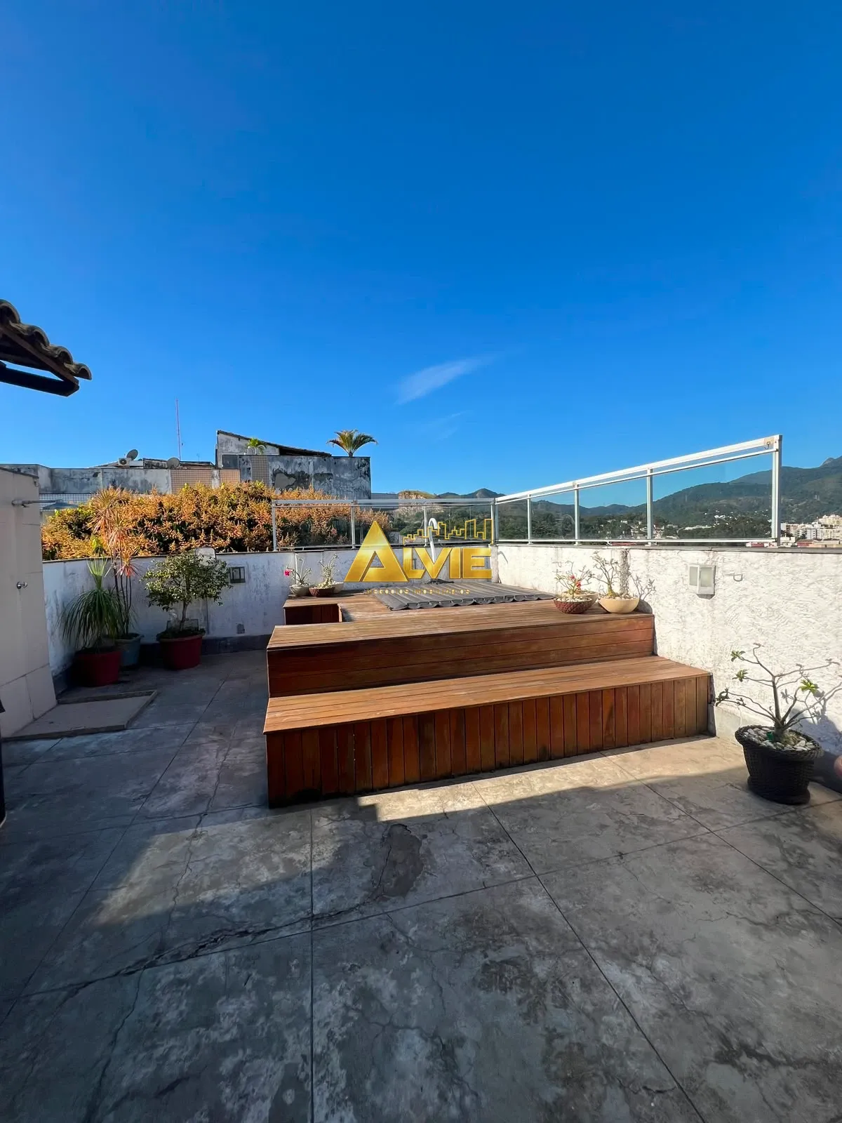 COBERTURA DUPLEX PARA LOCAÇÃO — FREGUESIA