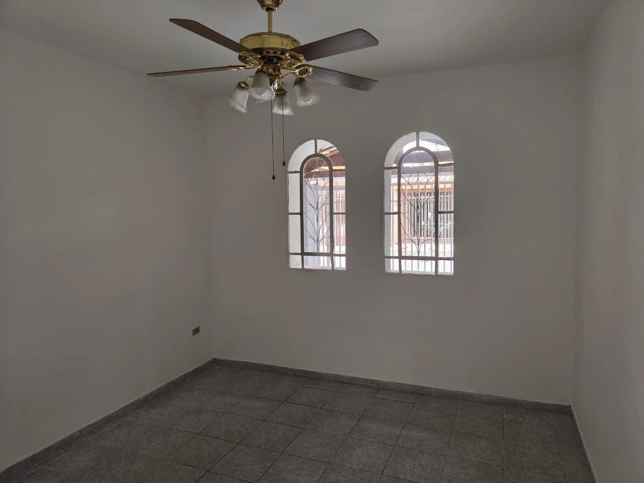 Casa com 2 dormitórios - Jardim Independência