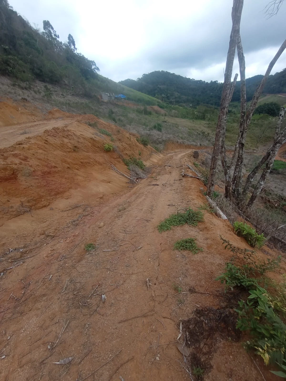 Poço Artesiano e Energia com Água por Gravidade da Cachoeira Califórnia Alto Califórnia, Santa Leopoldina – ES