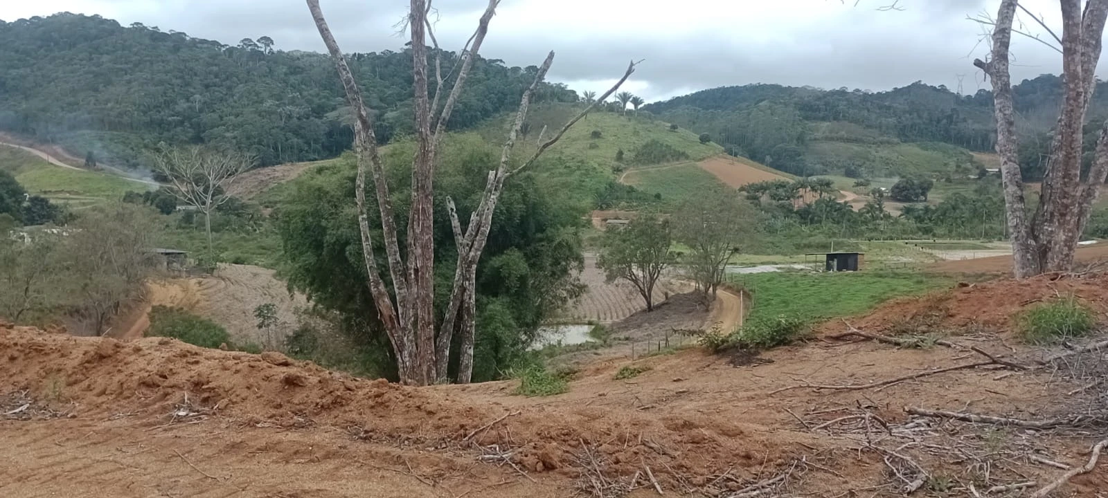 Poço Artesiano e Energia com Água por Gravidade da Cachoeira Califórnia Alto Califórnia, Santa Leopoldina – ES