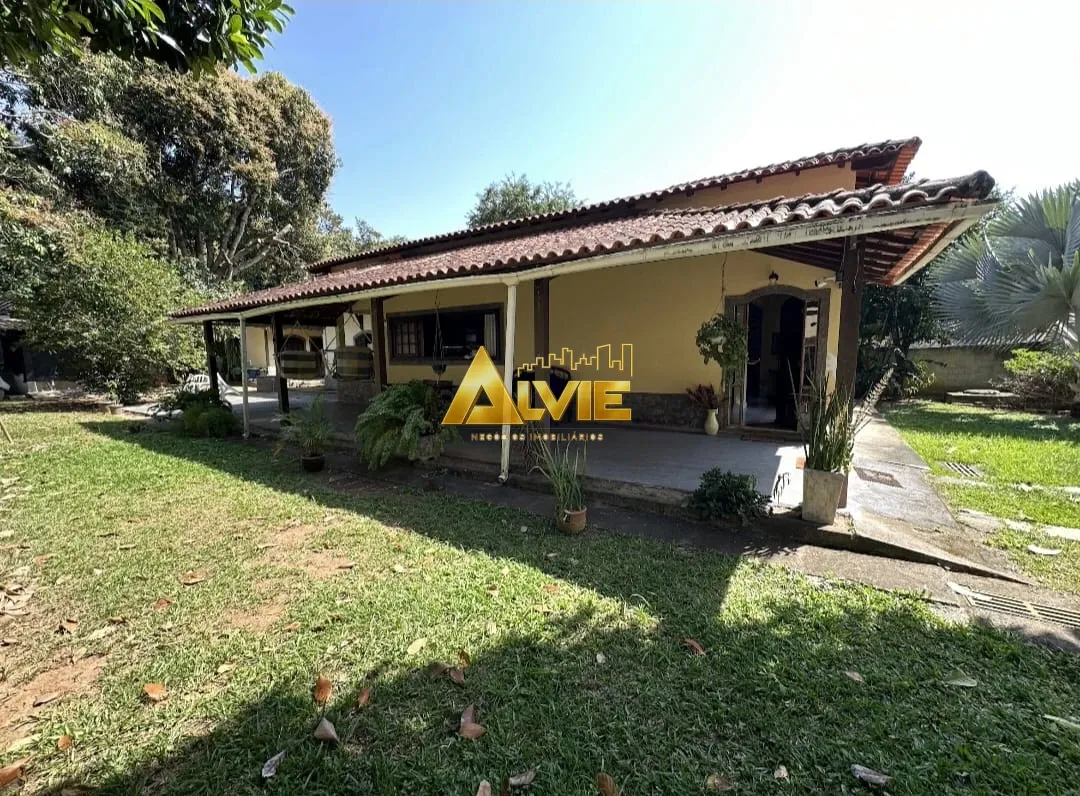 CASA À VENDA EM MARICÁ – ESPAÇO, CONFORTO E NATUREZA!