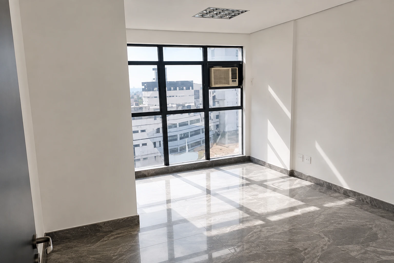Andar Comercial na Raja Gabaglia.