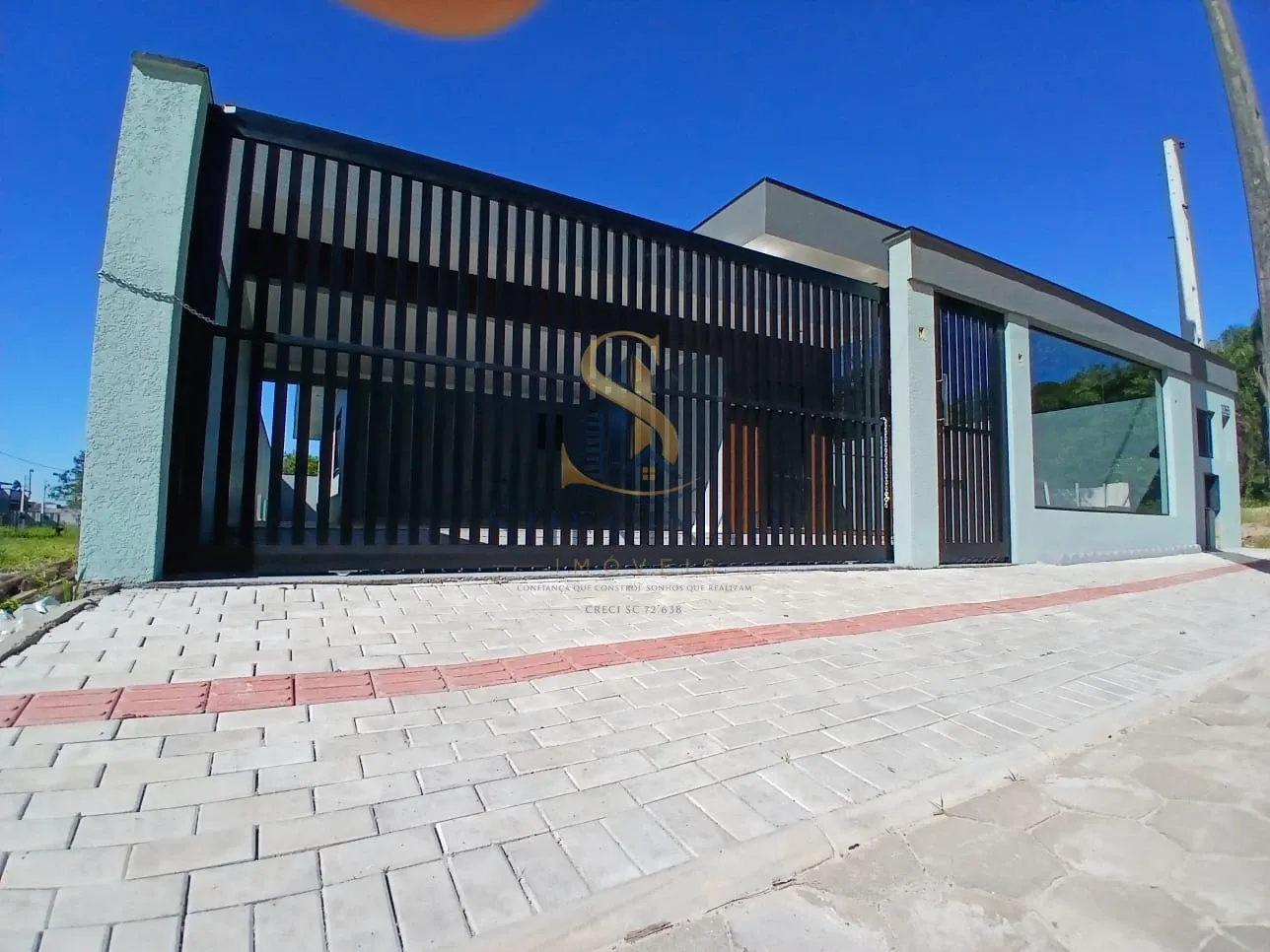 CASA ALTO PADRÃO NA PRAIA COM QUINTAL EXCLUSIVO
