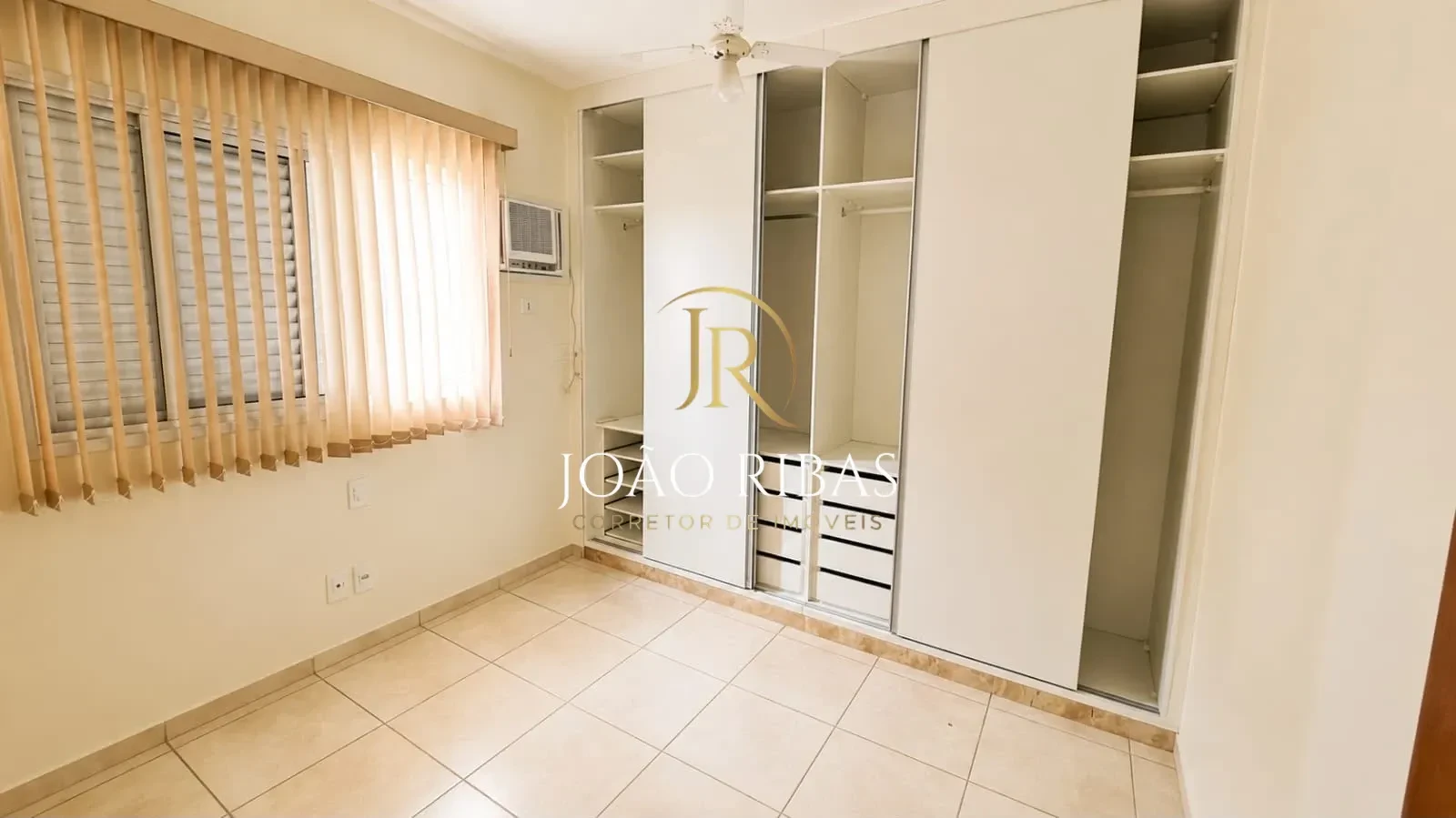 Apartamento à Venda no Edifício West Side | 2 Dormitórios com 1 Suíte
