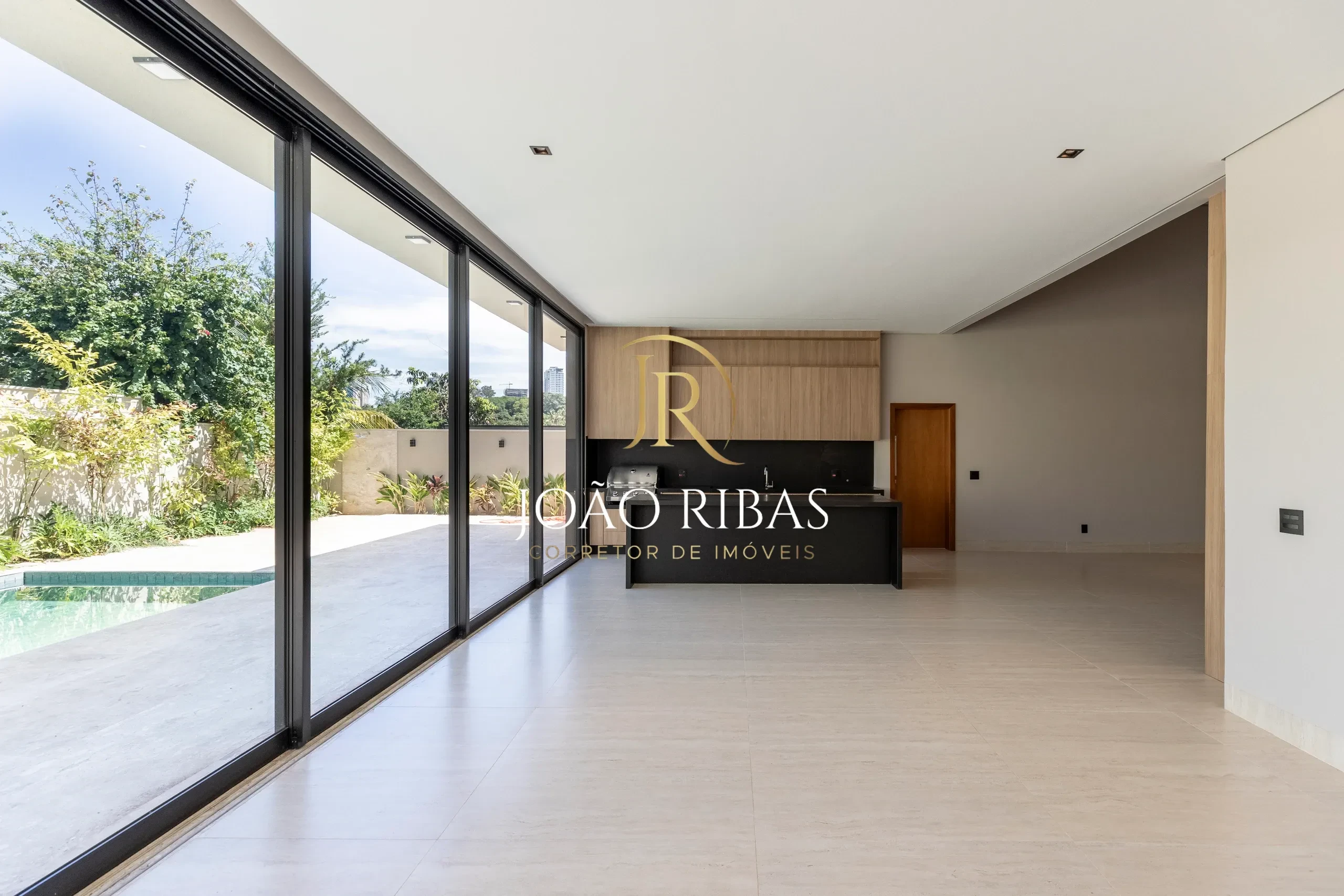 Casa em Condomínio Arara Verde à Venda | 3 Suítes | 336 m² de Construção