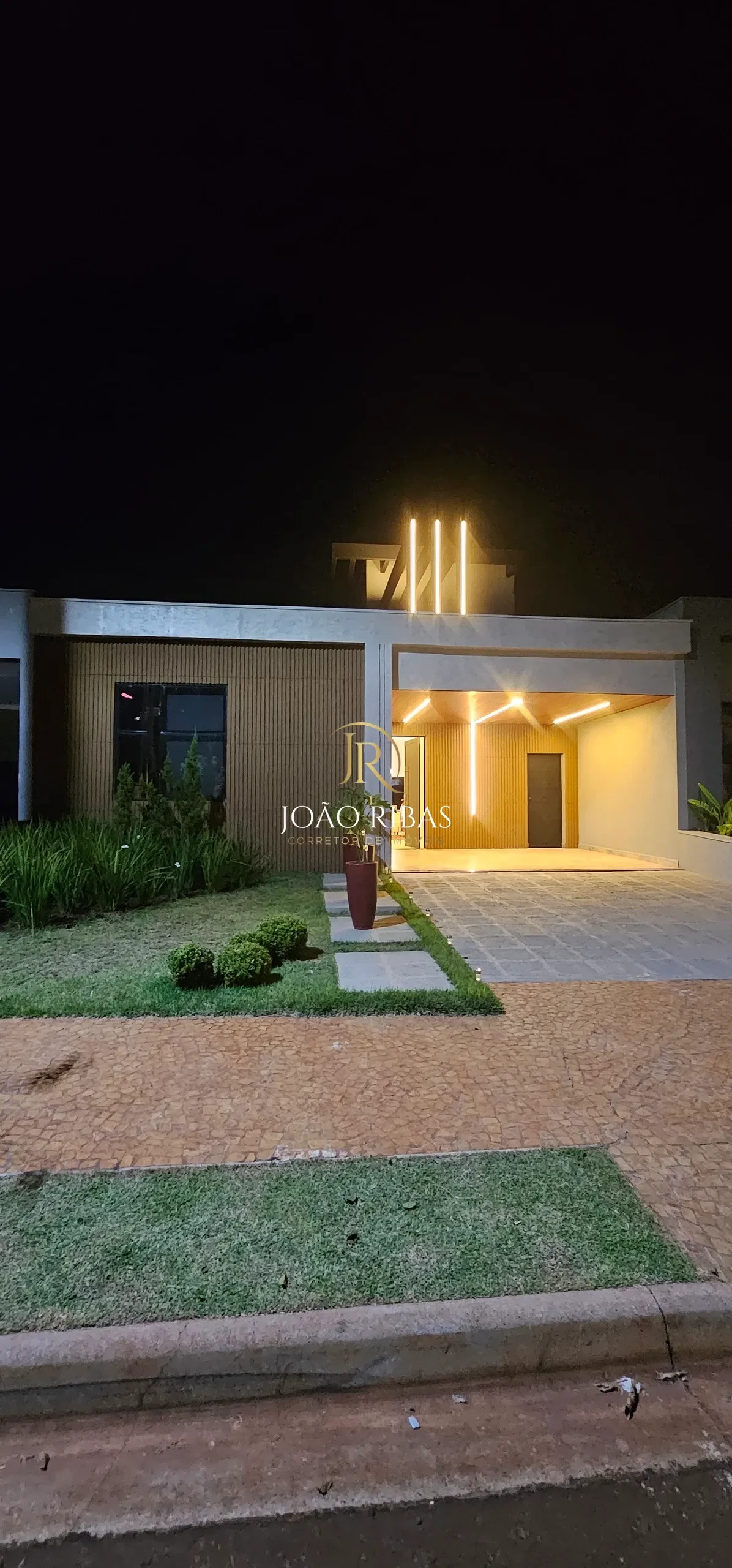 Casa Térrea à Venda no Condomínio Vivendas da Mata | 3 Suítes | Porteira Fechada