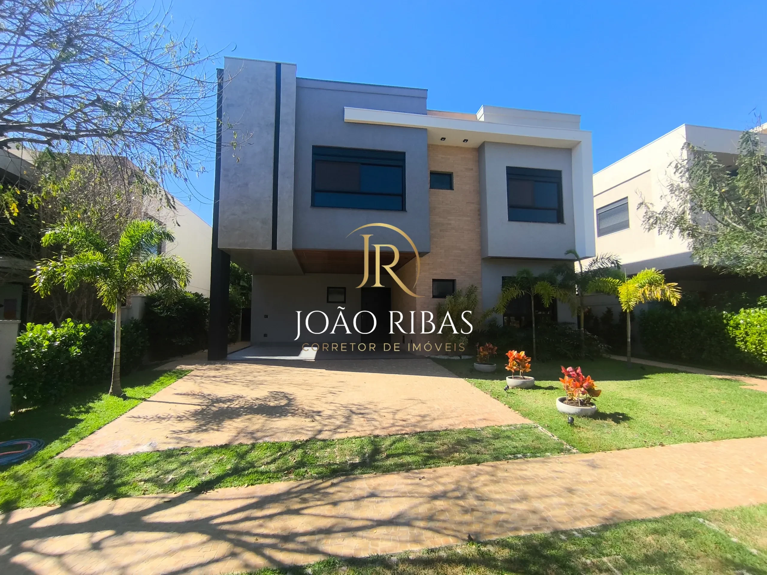 Sobrado Novo à Venda no Alphaville | 4 Suítes, Sendo 1 Suíte Térrea | Vista Panorâmica | 339 m² de Área Construída