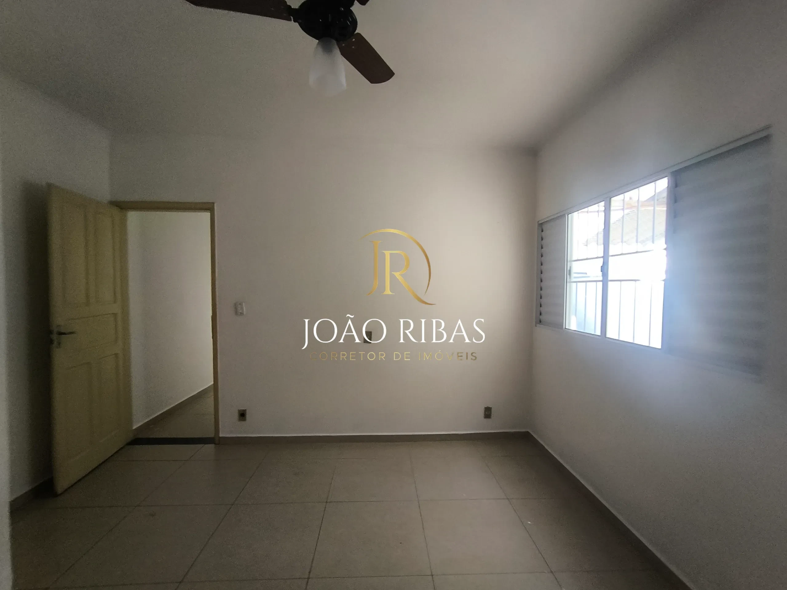 Casa à Venda na Vila Tibério com 3 Quartos, Sendo 1 Suíte | Gestão Exclusiva