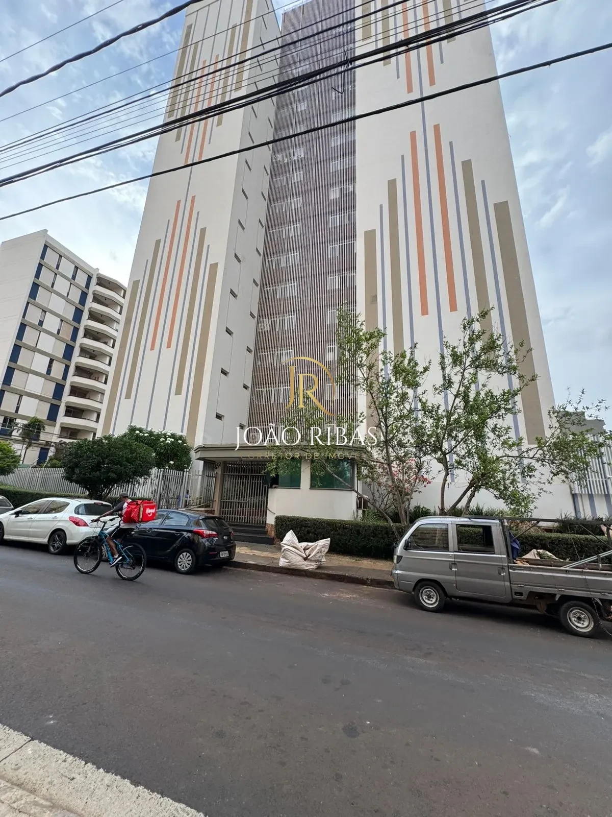 Apartamento à Venda no Edifício Crescência Carolo Balbo | 3 Dormitórios, Sendo 1 Suíte | Centro
