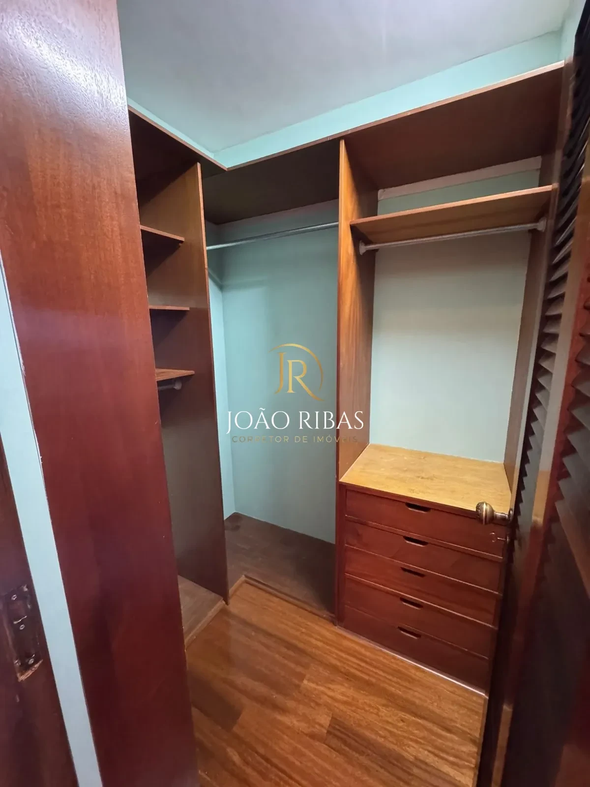 Apartamento à Venda no Edifício Crescência Carolo Balbo | 3 Dormitórios, Sendo 1 Suíte | Centro